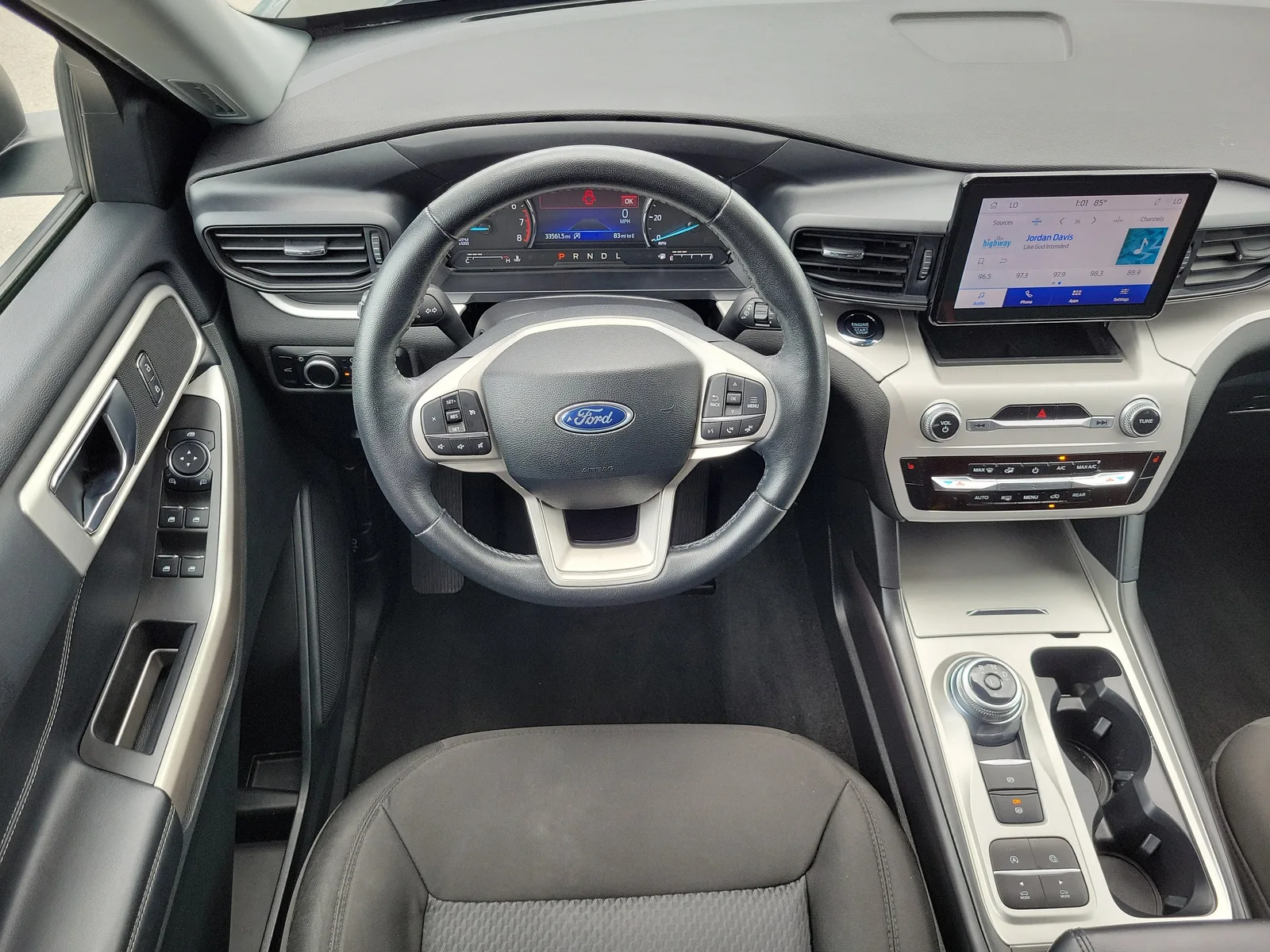 2024 Ford Explorer XLT photo 20