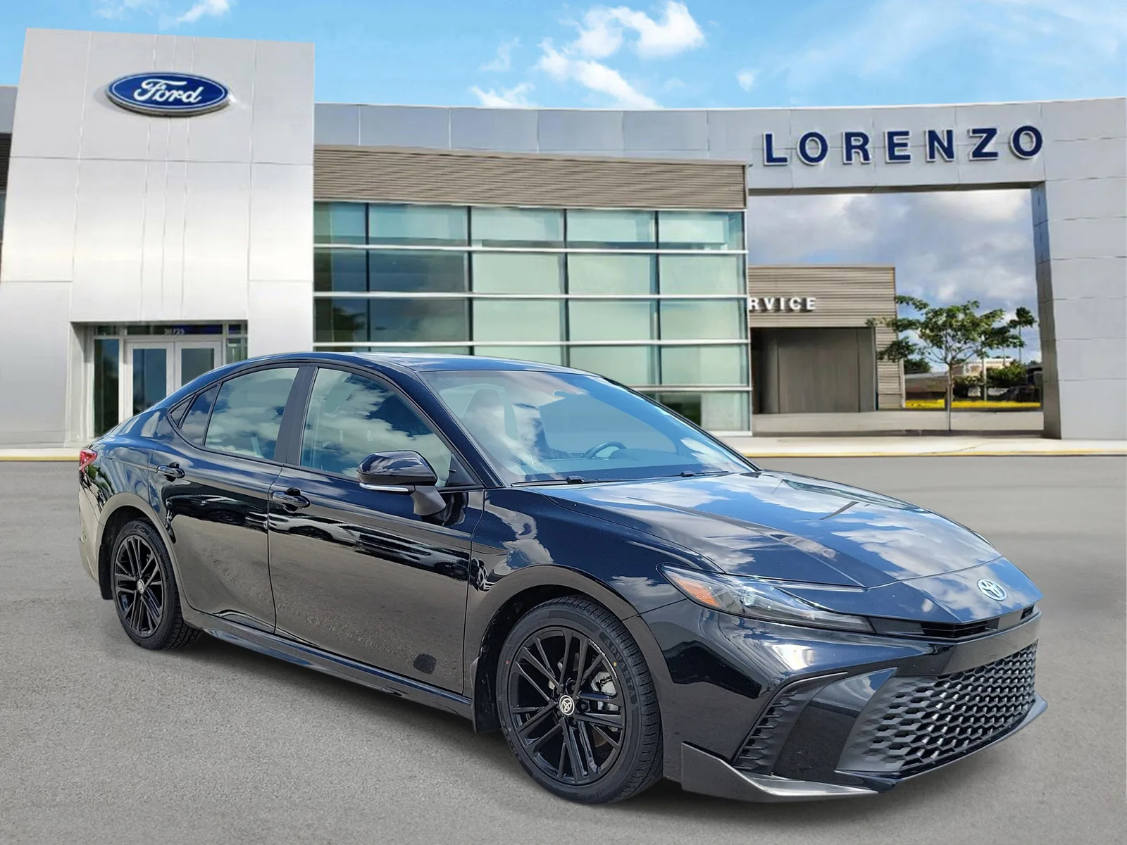 2026 Toyota Camry SE photo 3