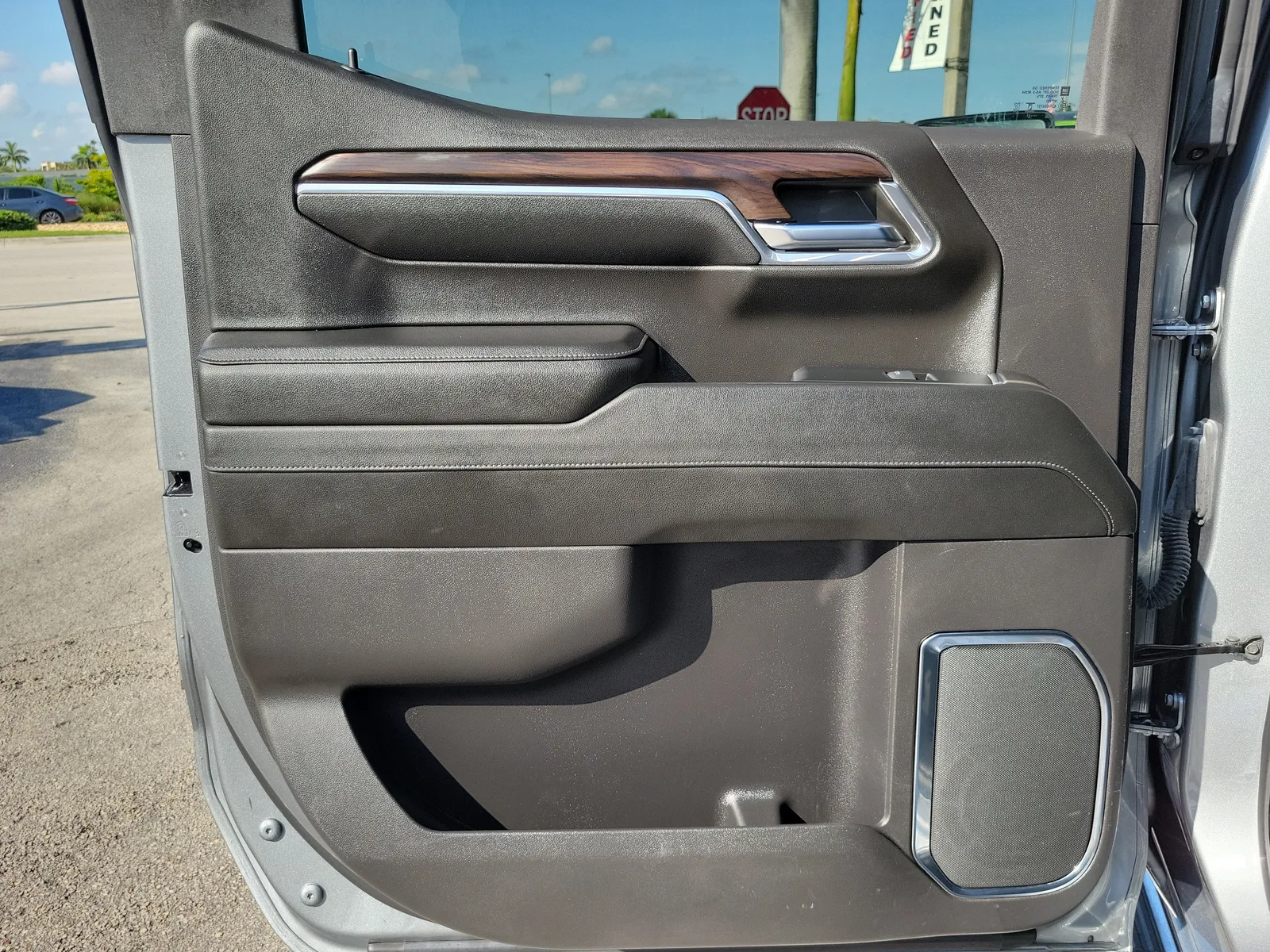 2024 GMC Sierra 1500 SLT photo 26