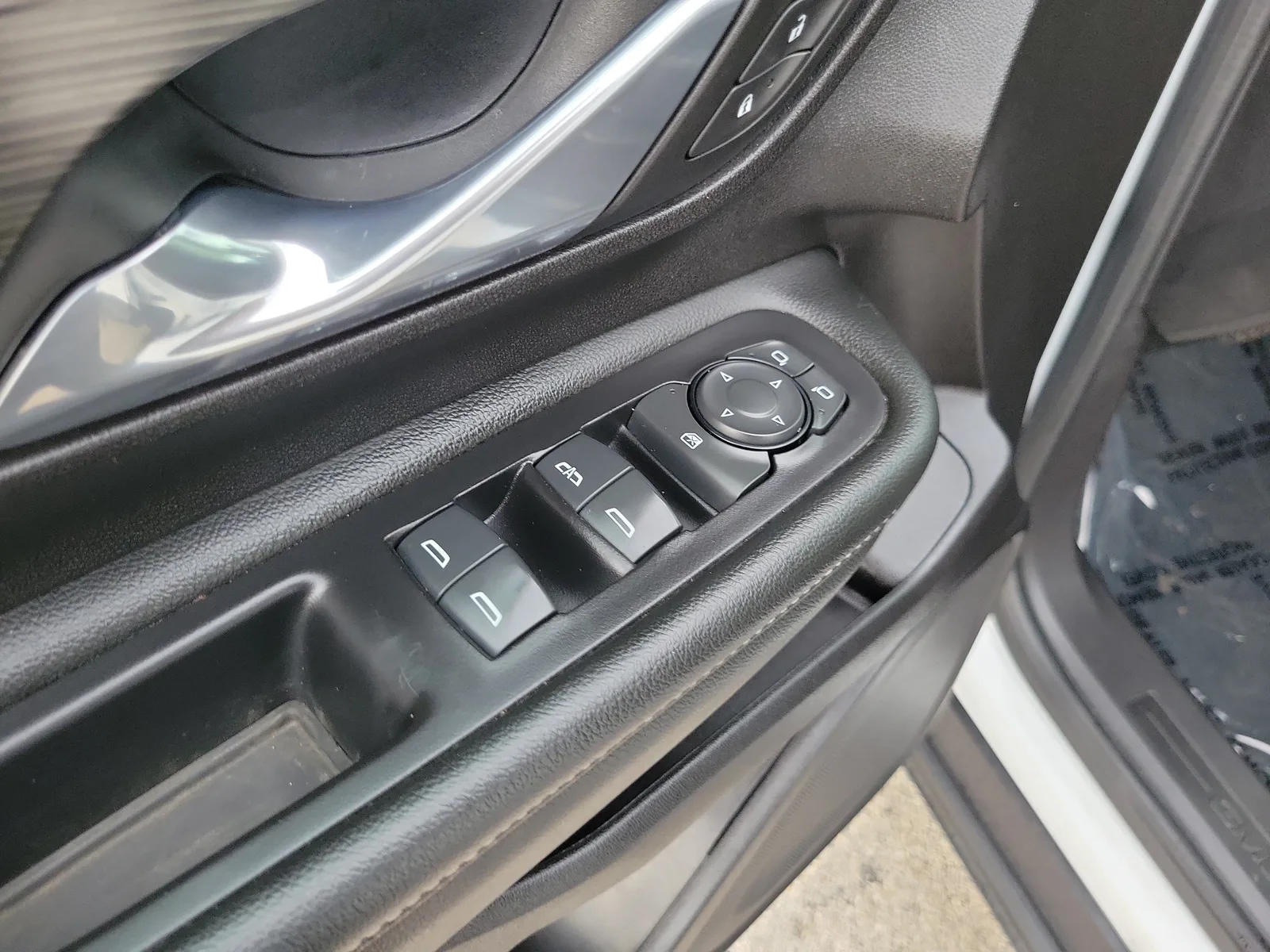 2024 GMC Terrain SLE photo 22