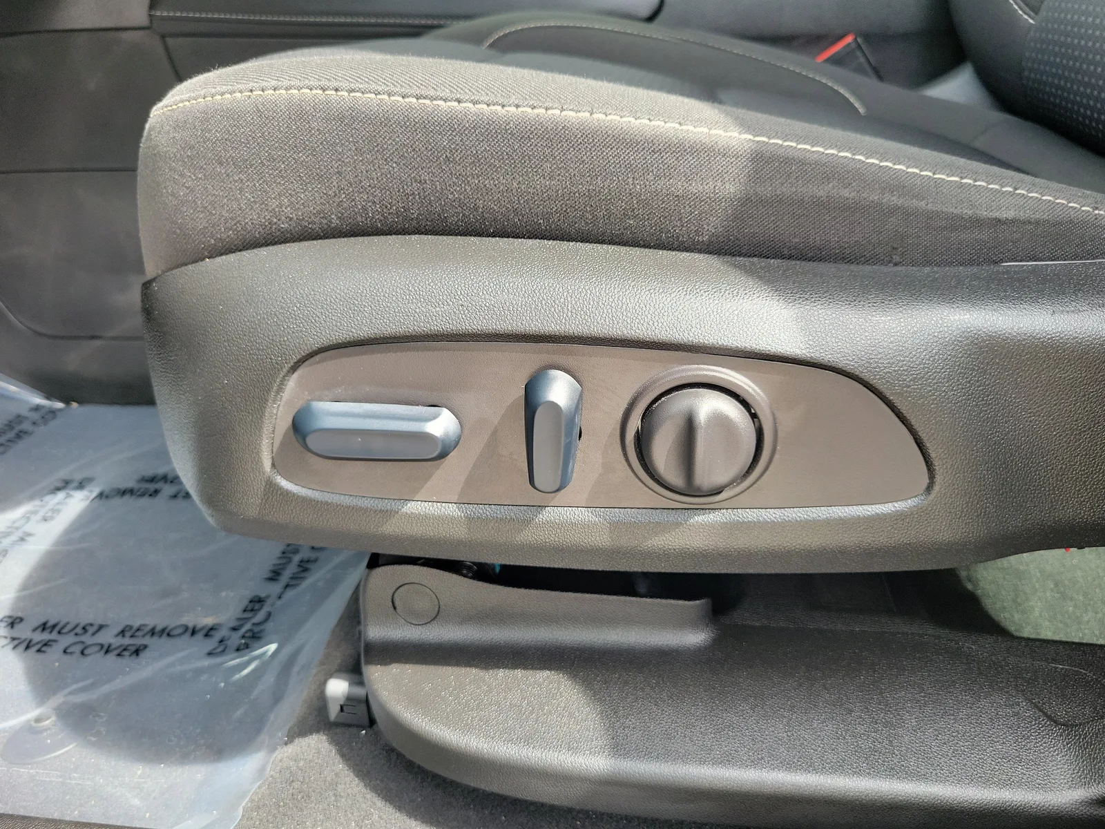 2023 GMC Acadia SLE photo 11