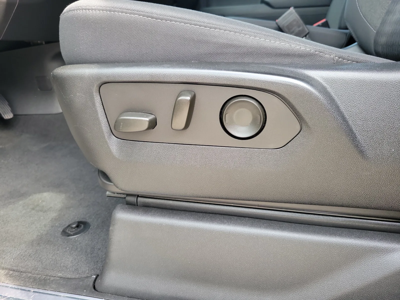 2022 GMC Sierra 1500 SLE photo 12