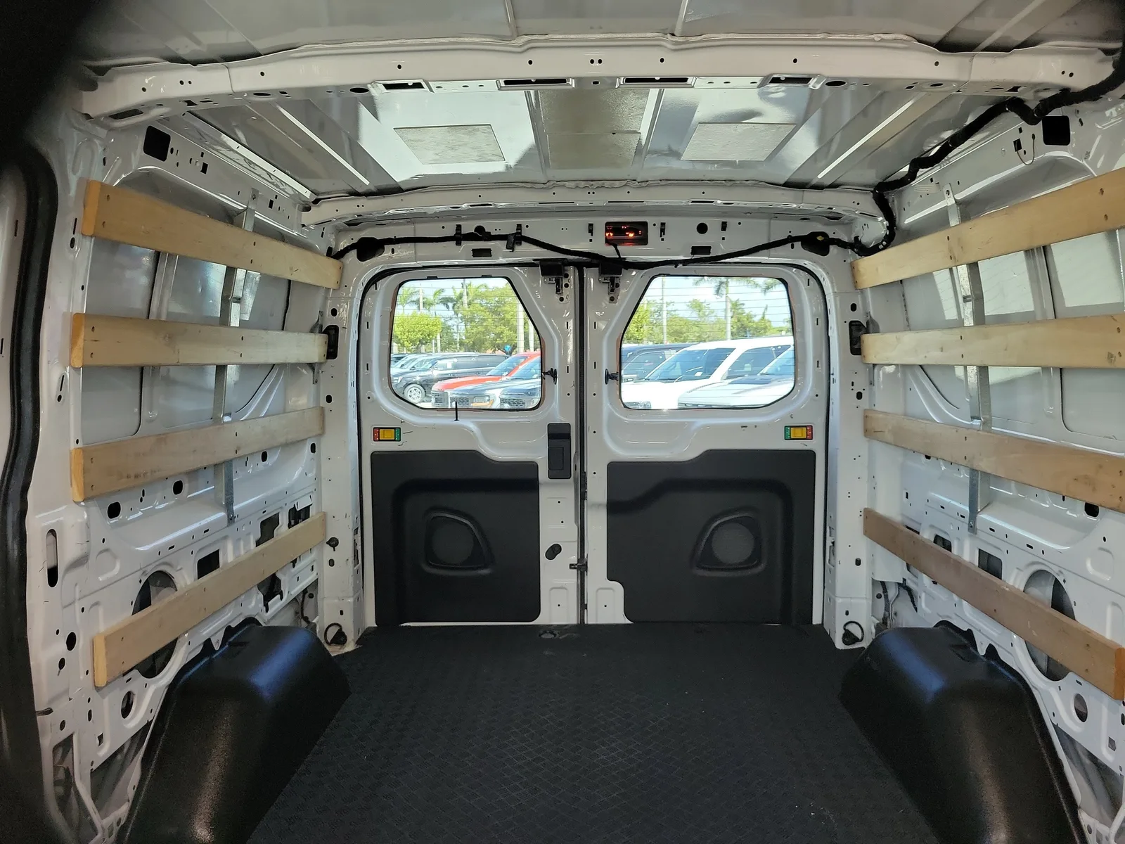 2024 Ford Transit Cargo Van Base photo 31