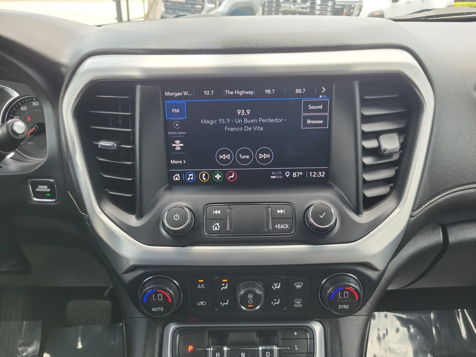 2021 GMC Acadia SLE photo 19