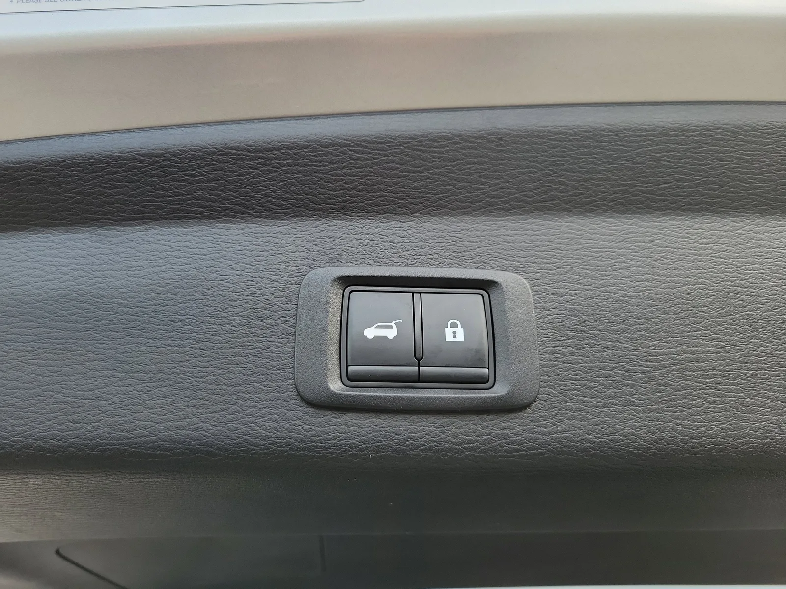 2025 Mitsubishi Outlander SE photo 16