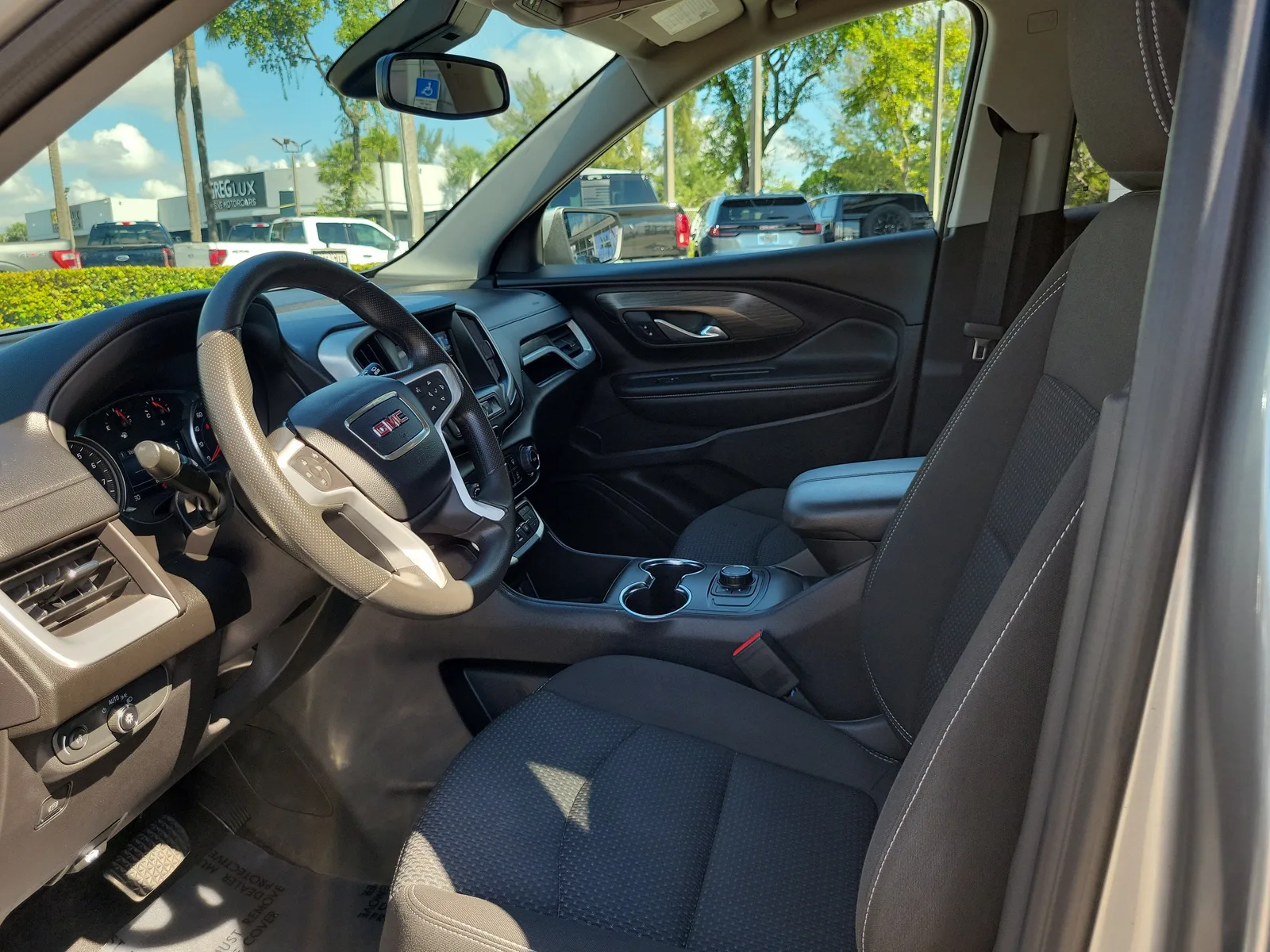 2024 GMC Terrain SLE photo 16