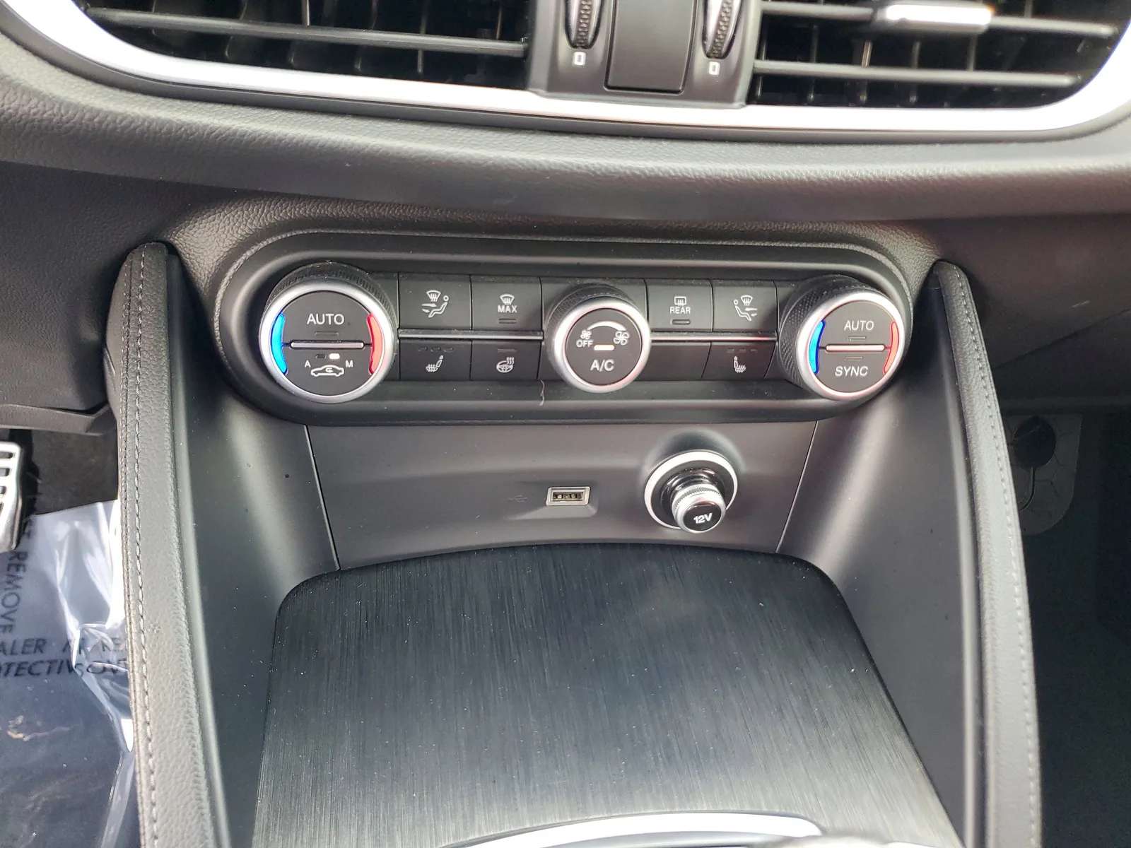 2022 Alfa Romeo Stelvio Sprint 4WD photo 23
