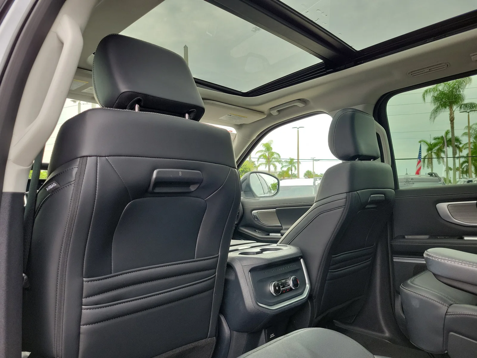 2025 Ford Expedition Platinum 4WD photo 19