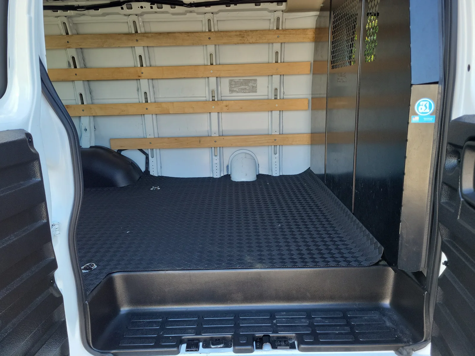 2025 Chevrolet Express Cargo Van Work Van photo 12