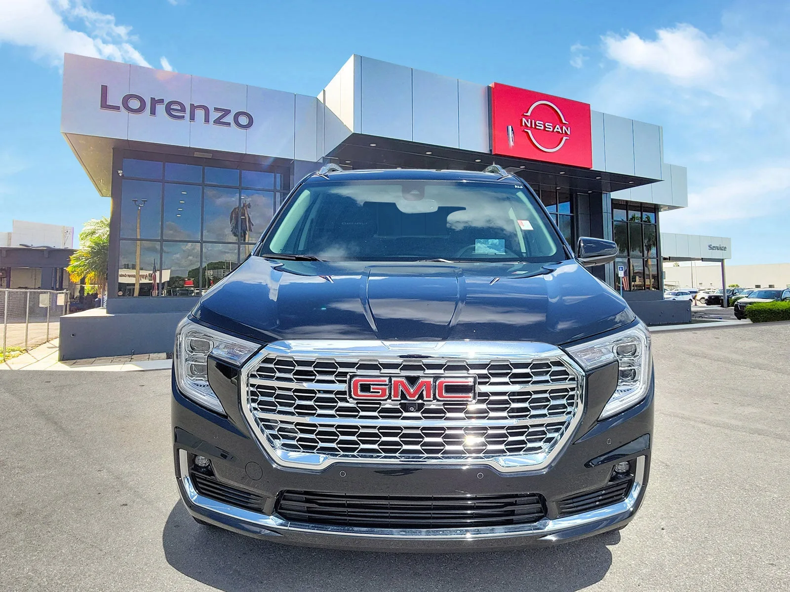 2024 GMC Terrain Denali 4WD photo 2