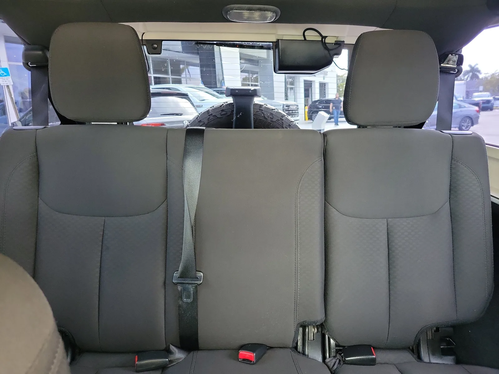 2016 Jeep Wrangler Unlimited Sport 4WD photo 14
