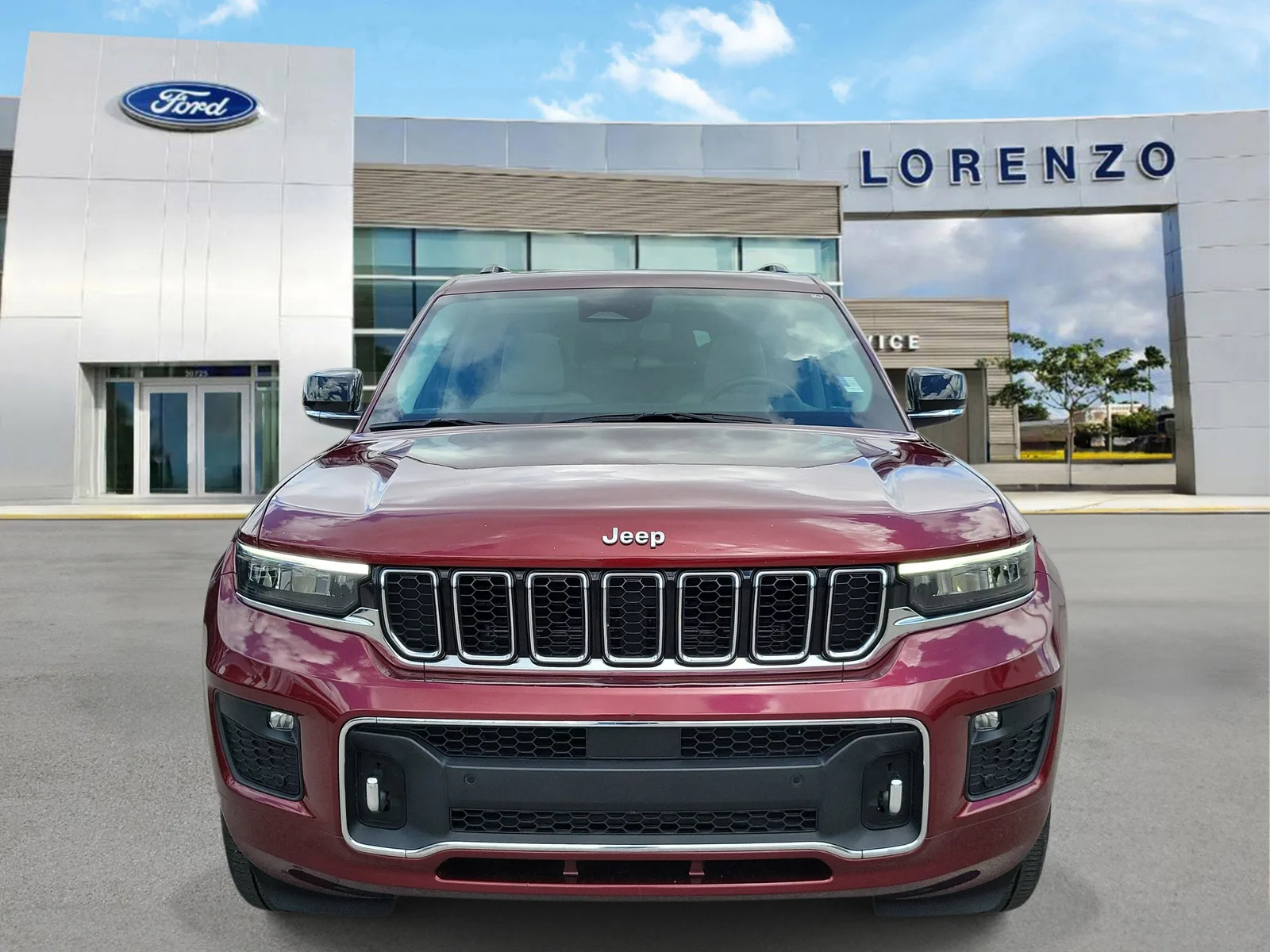 2021 Jeep Grand Cherokee L Overland photo 2