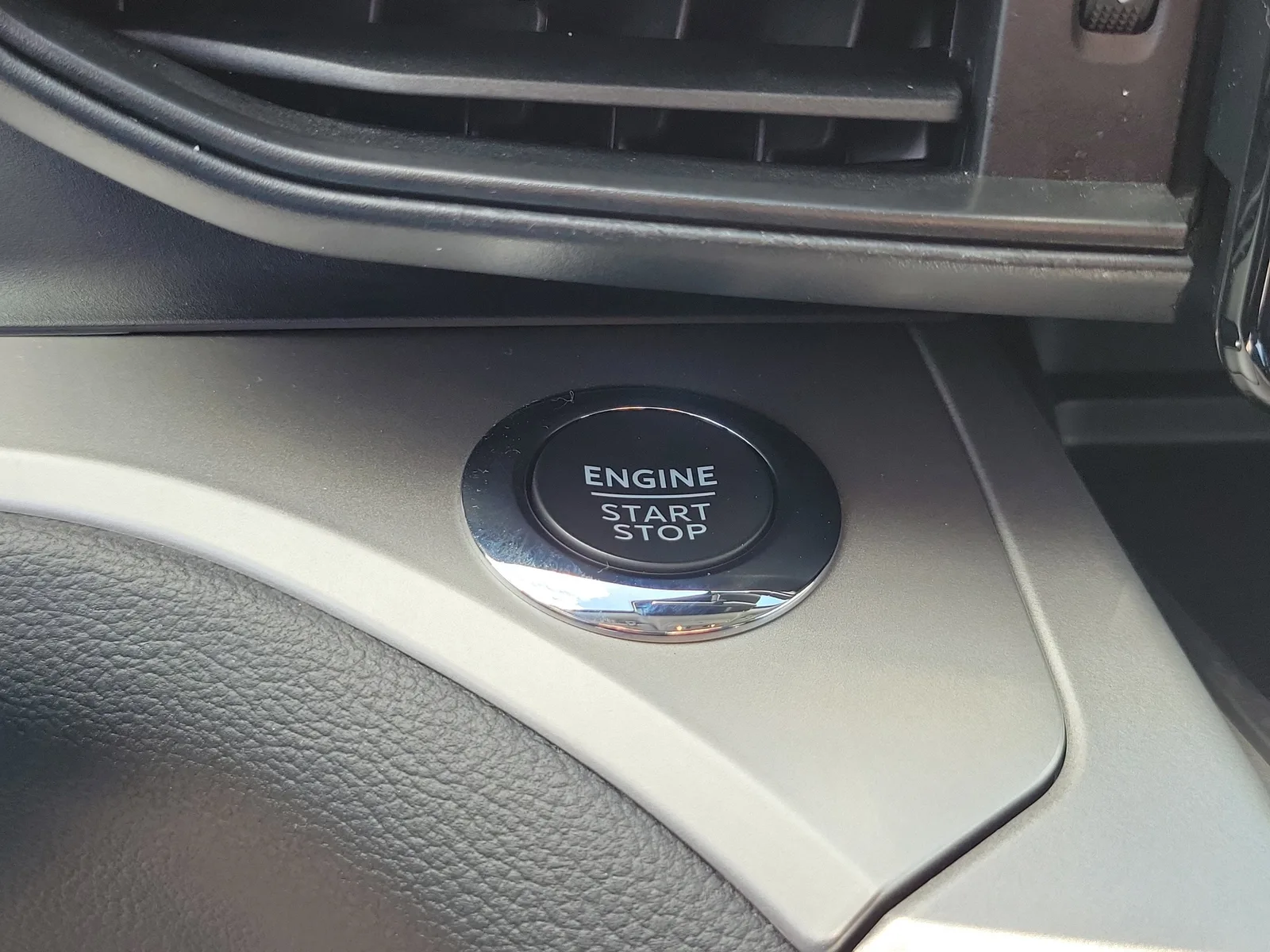2022 Ford Explorer XLT photo 25