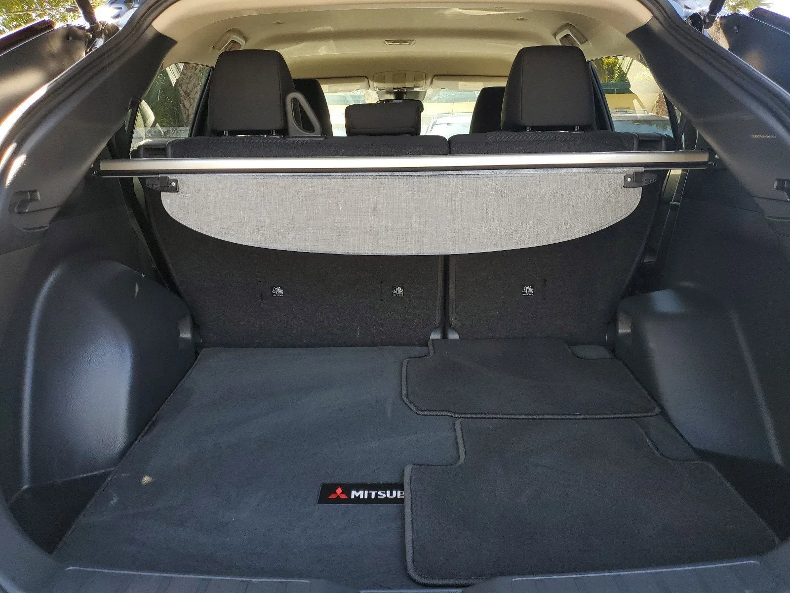 2024 Mitsubishi Eclipse Cross LE photo 14