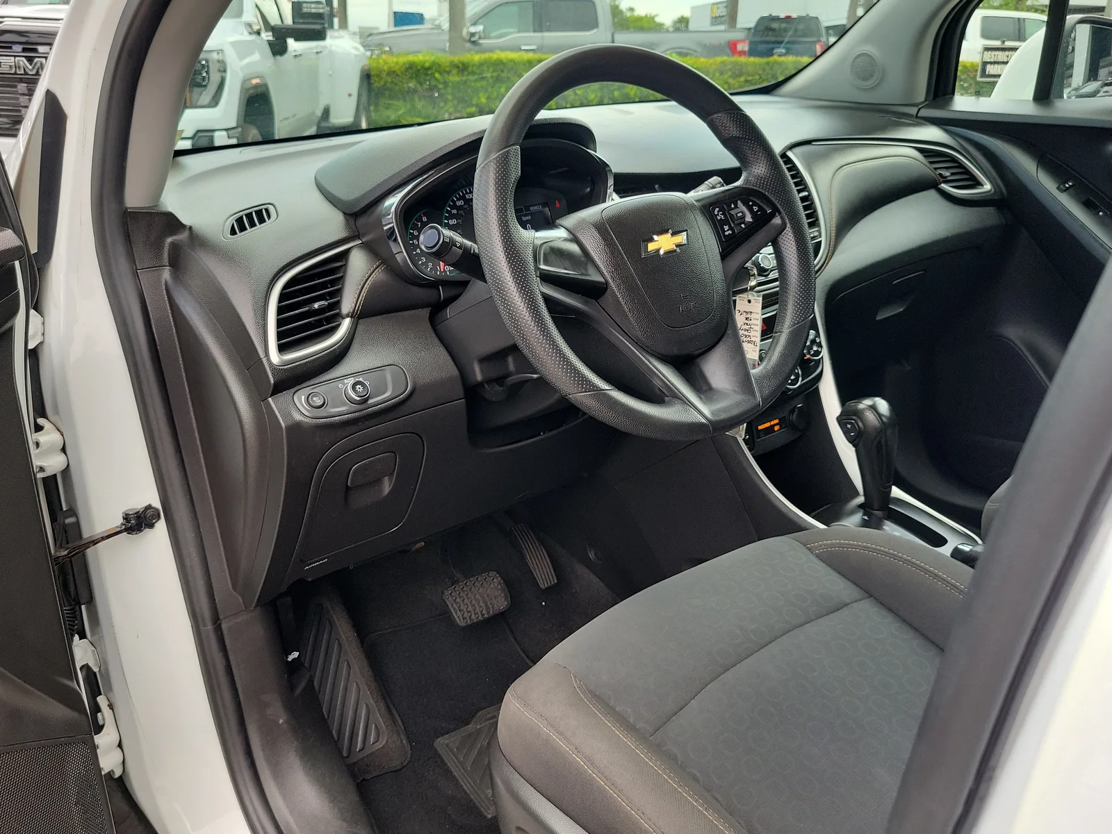 2020 Chevrolet Trax LS photo 15
