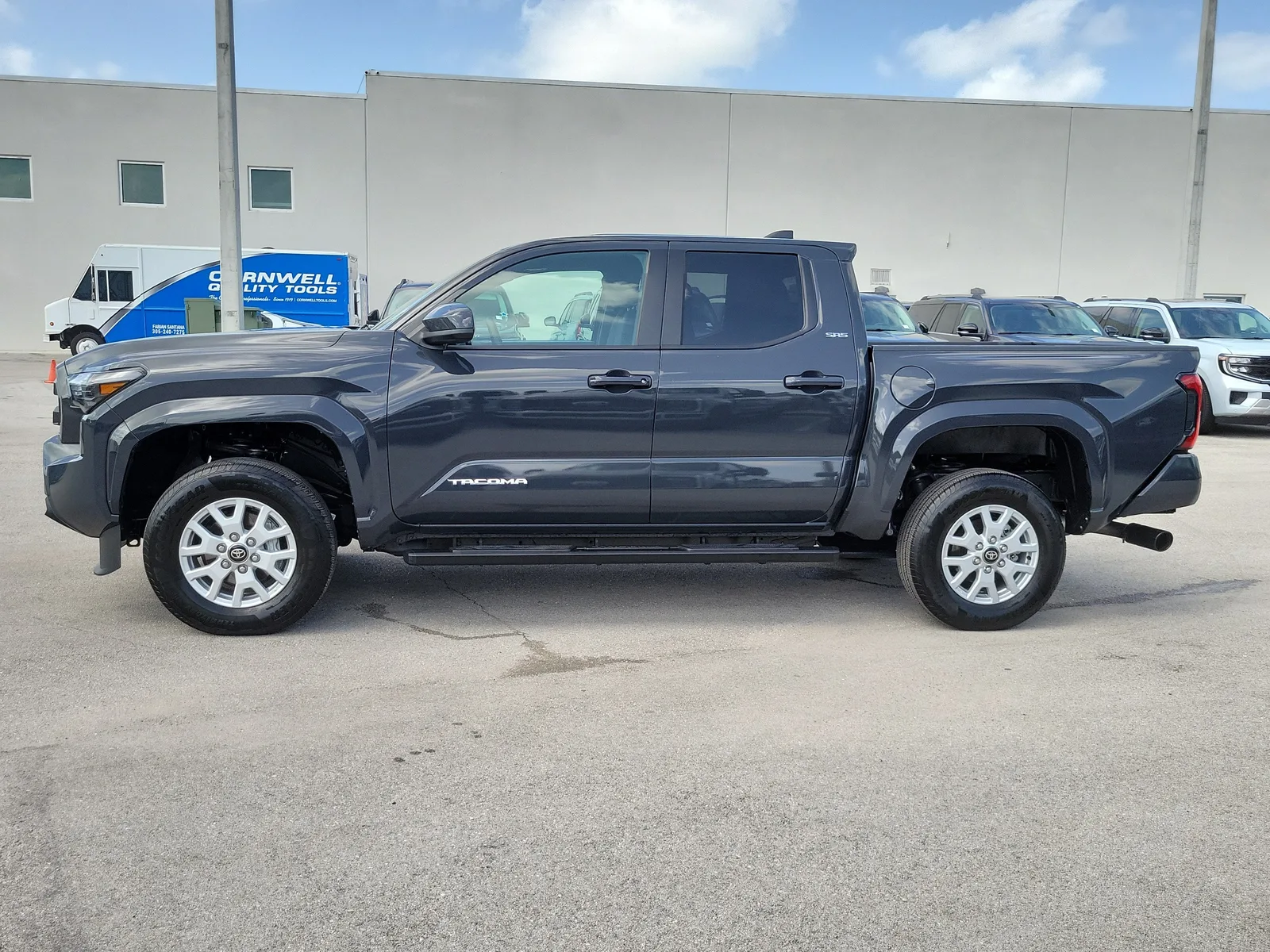 2025 Toyota Tacoma 2WD SR5 photo 8