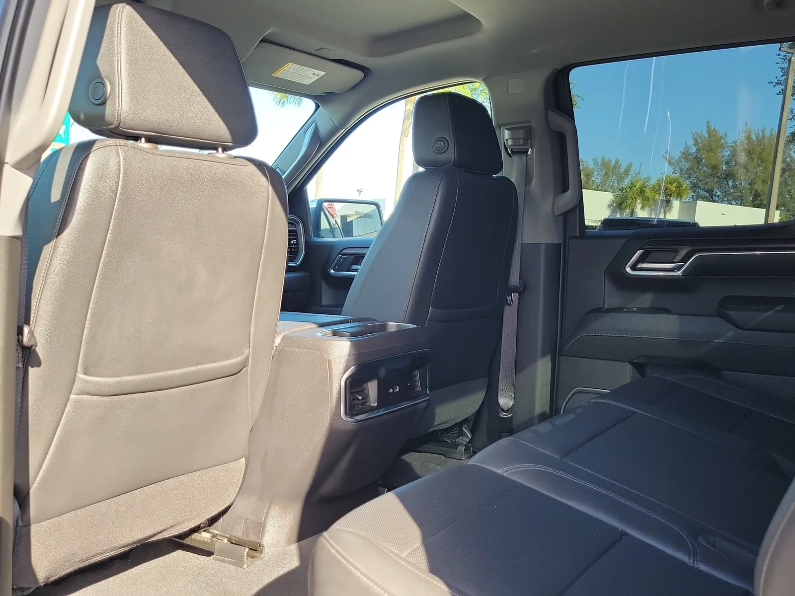 2023 GMC Sierra 1500 SLT photo 15