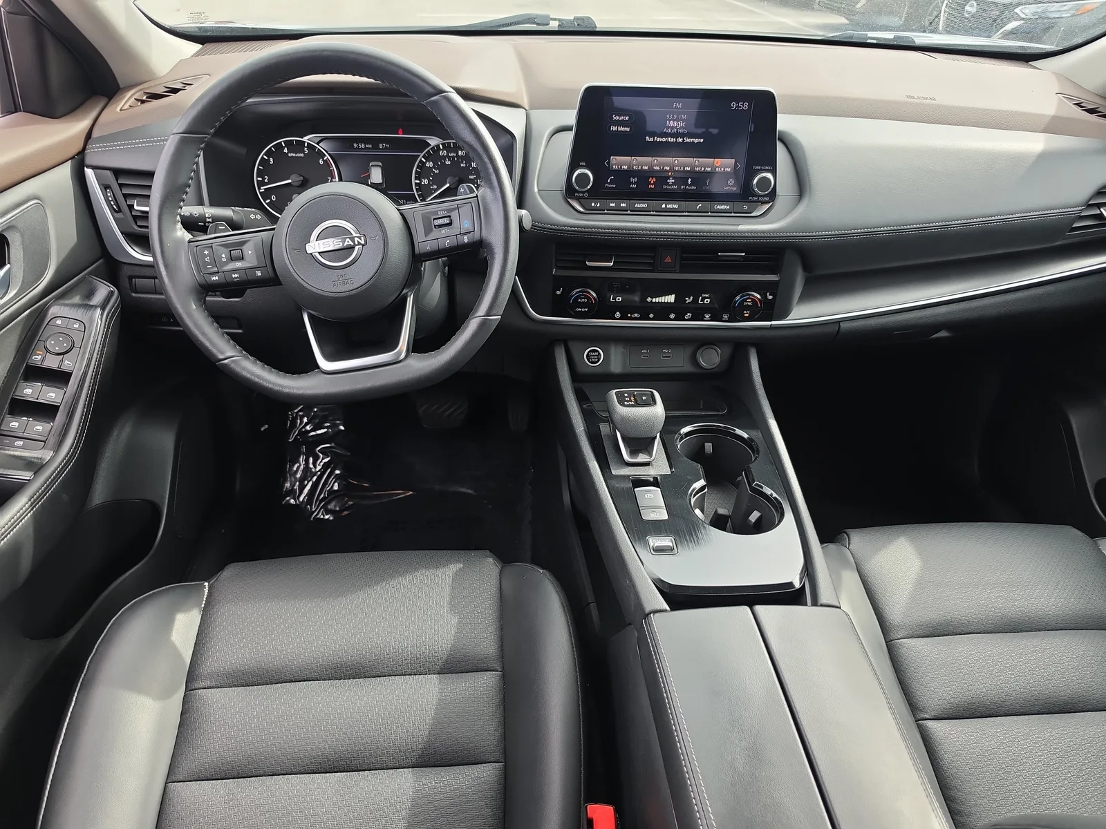 2023 Nissan Rogue SV photo 16