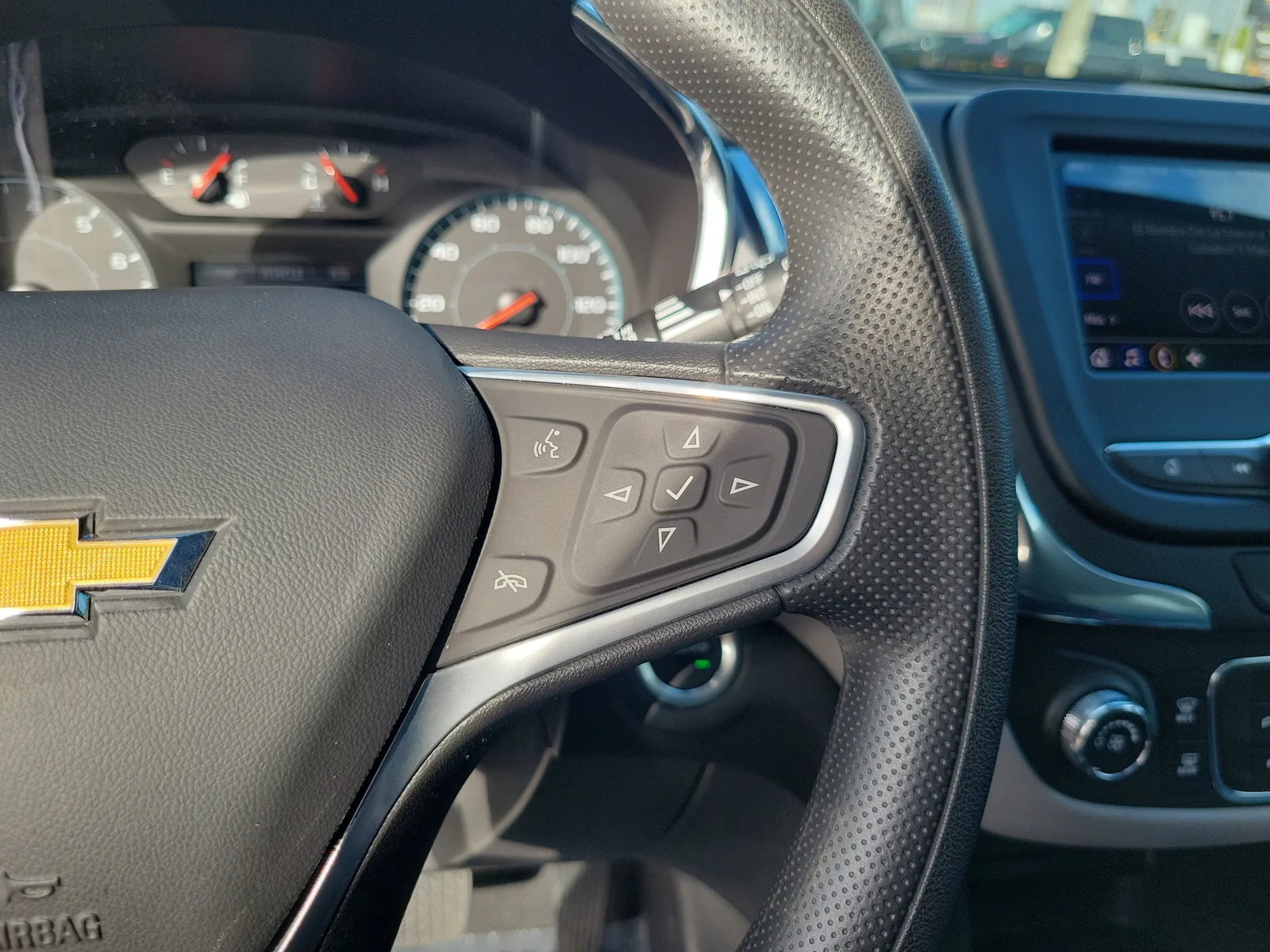 2023 Chevrolet Equinox LS photo 18