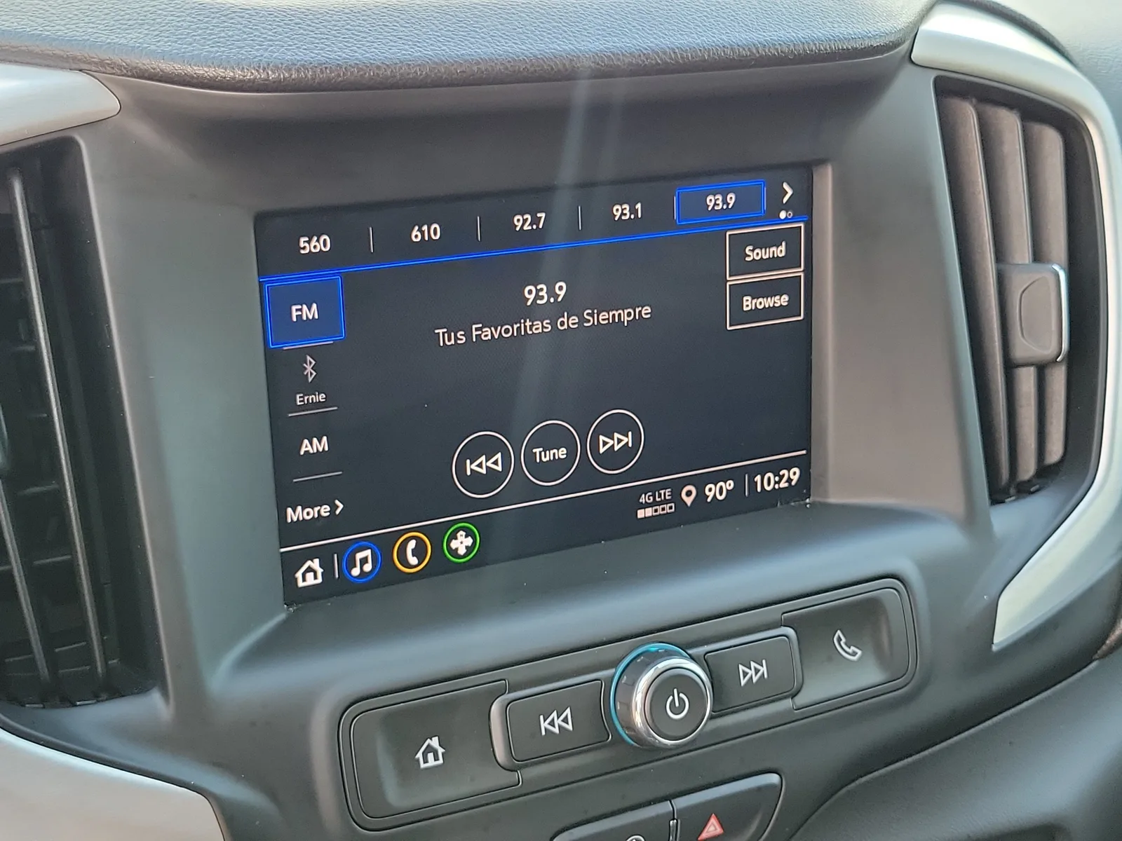 2023 GMC Terrain SLE photo 16