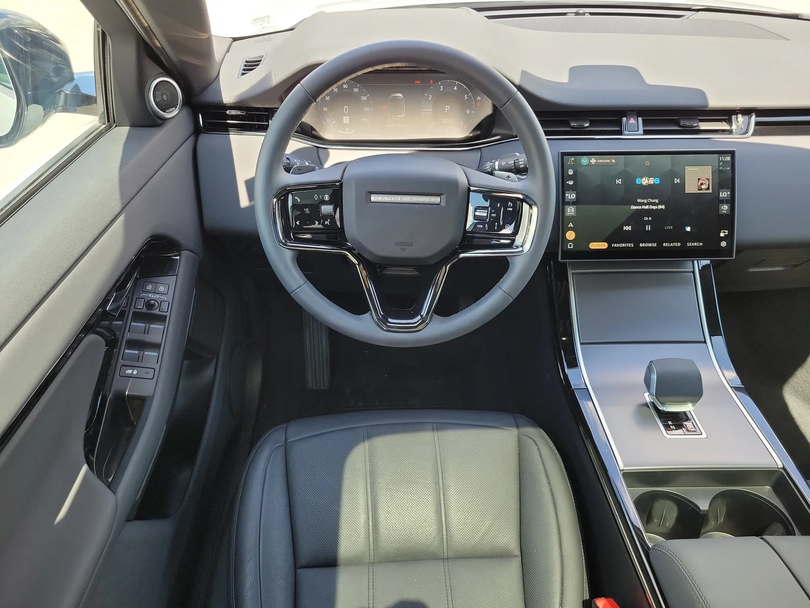 2026 Land Rover Range Rover Evoque Core S photo 21