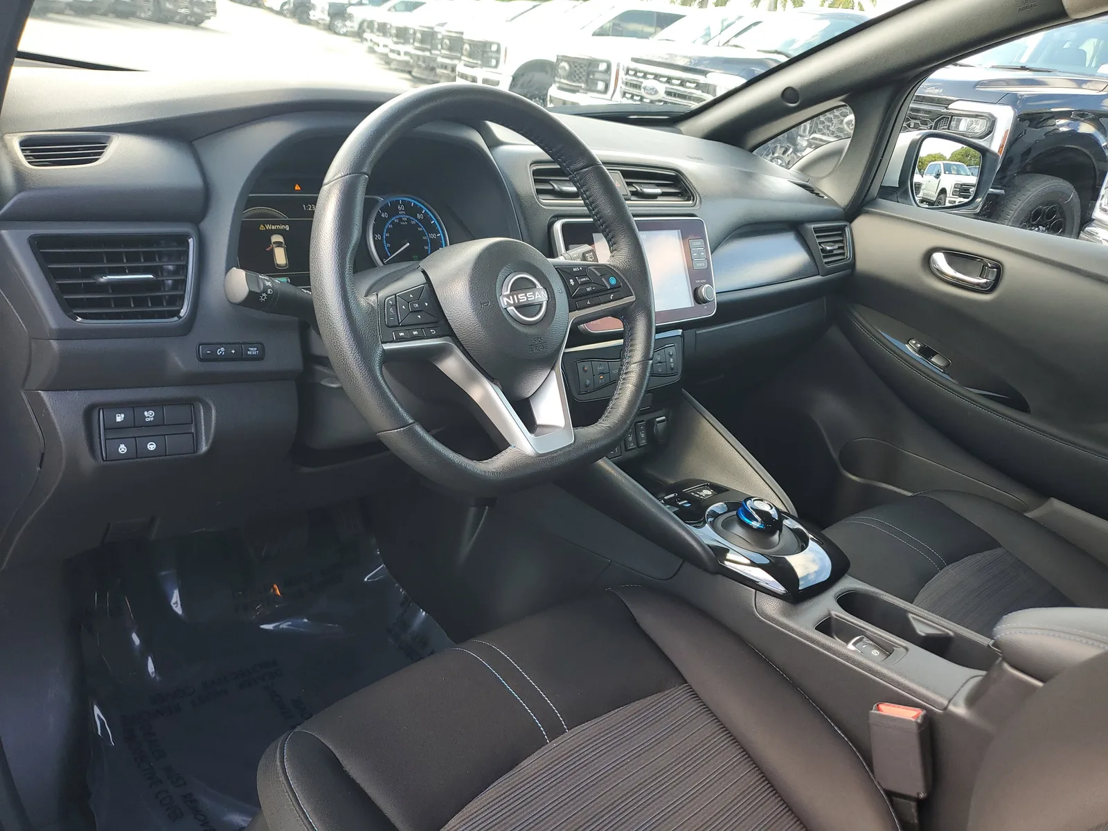 2024 Nissan LEAF SV PLUS photo 9