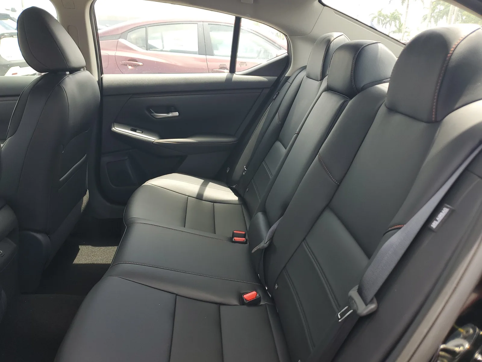 2025 Nissan Sentra SR photo 9