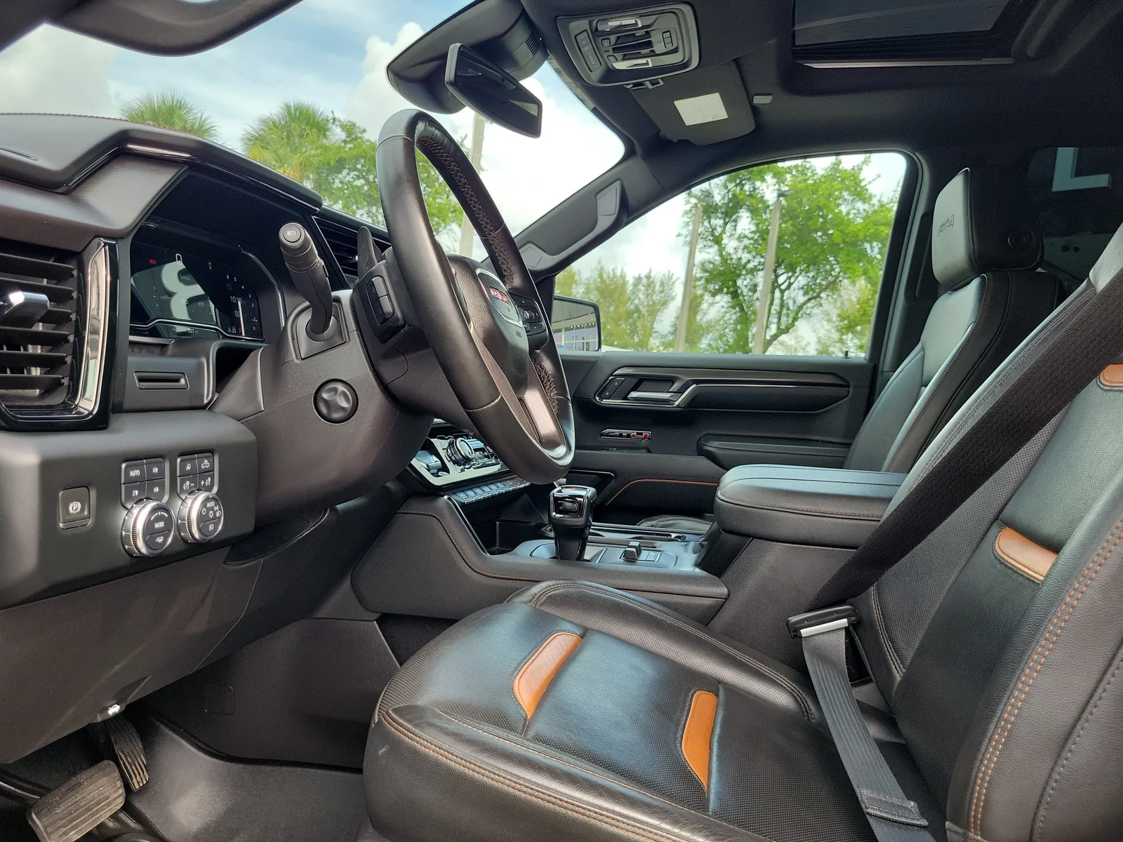 2024 GMC Sierra 1500 AT4 photo 9