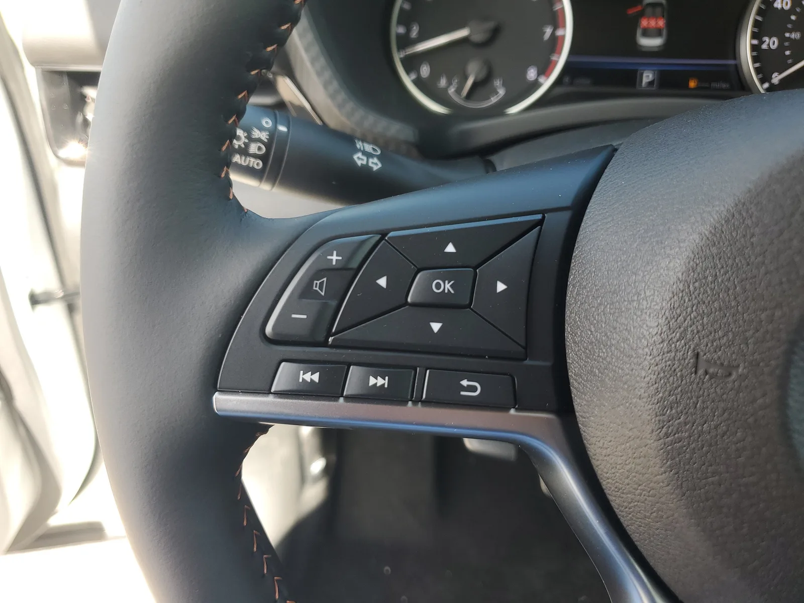 2025 Nissan Sentra SR photo 17