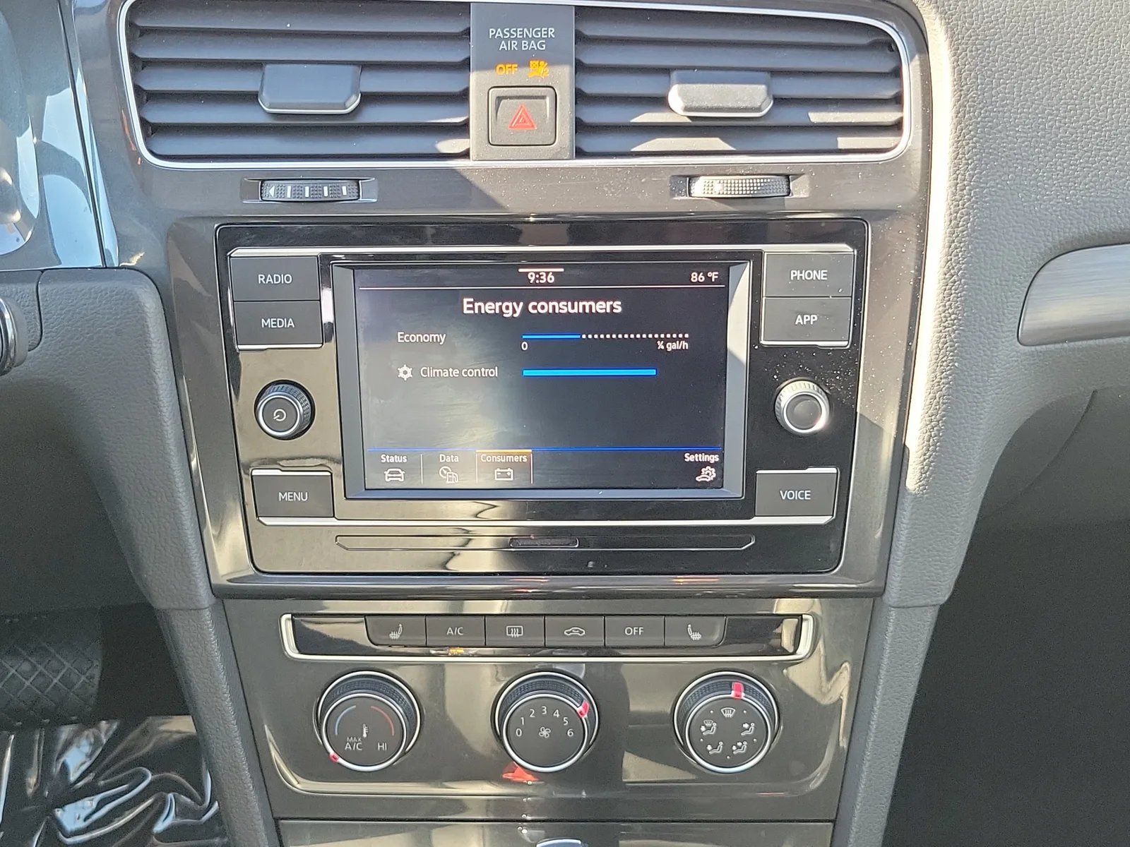 2020 Volkswagen Golf TSI photo 21