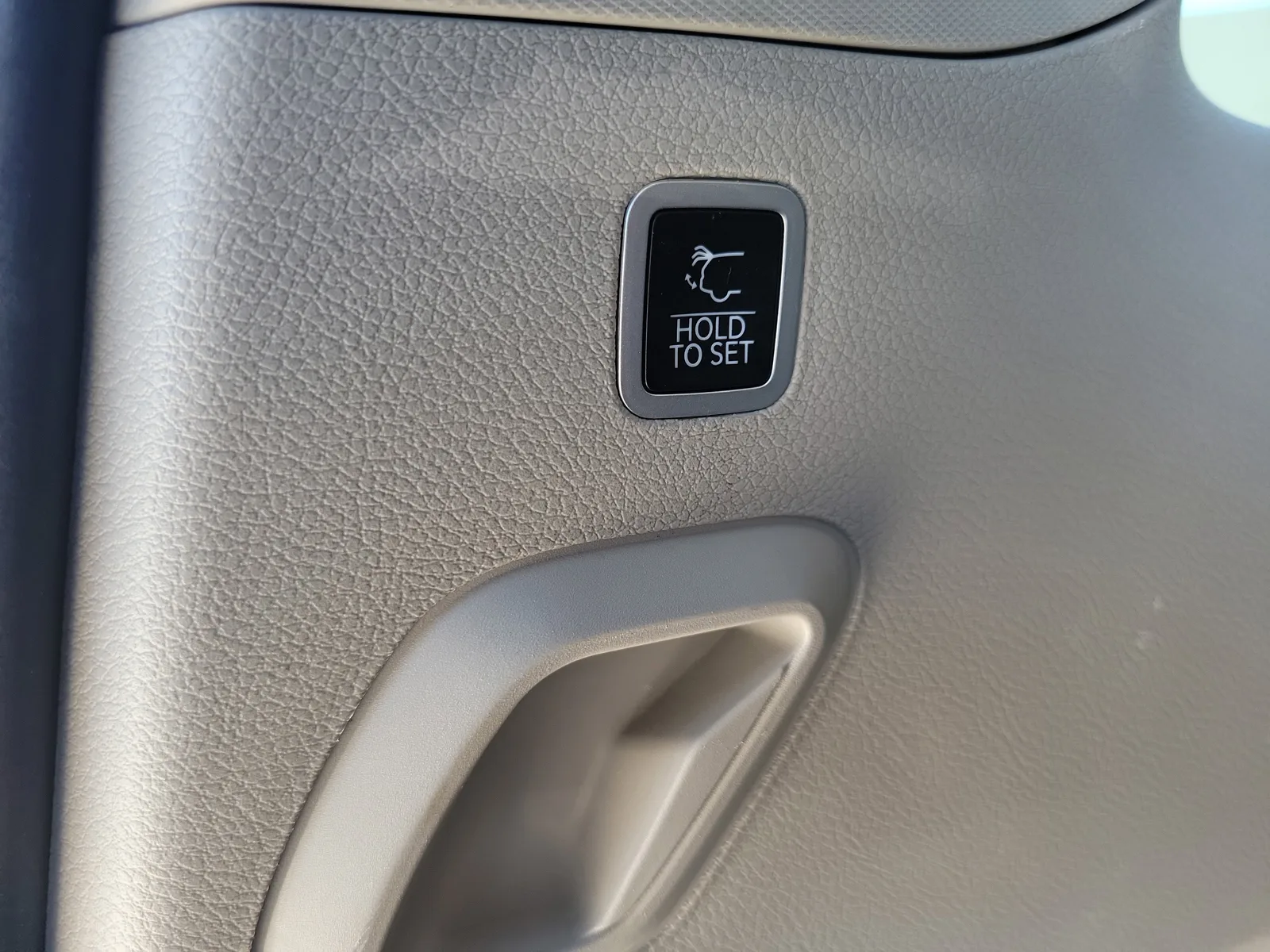 2023 Jeep Wagoneer Base photo 17