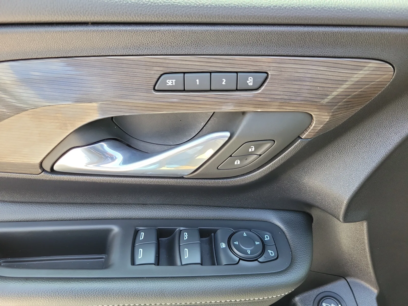 2024 GMC Terrain Denali 4WD photo 28