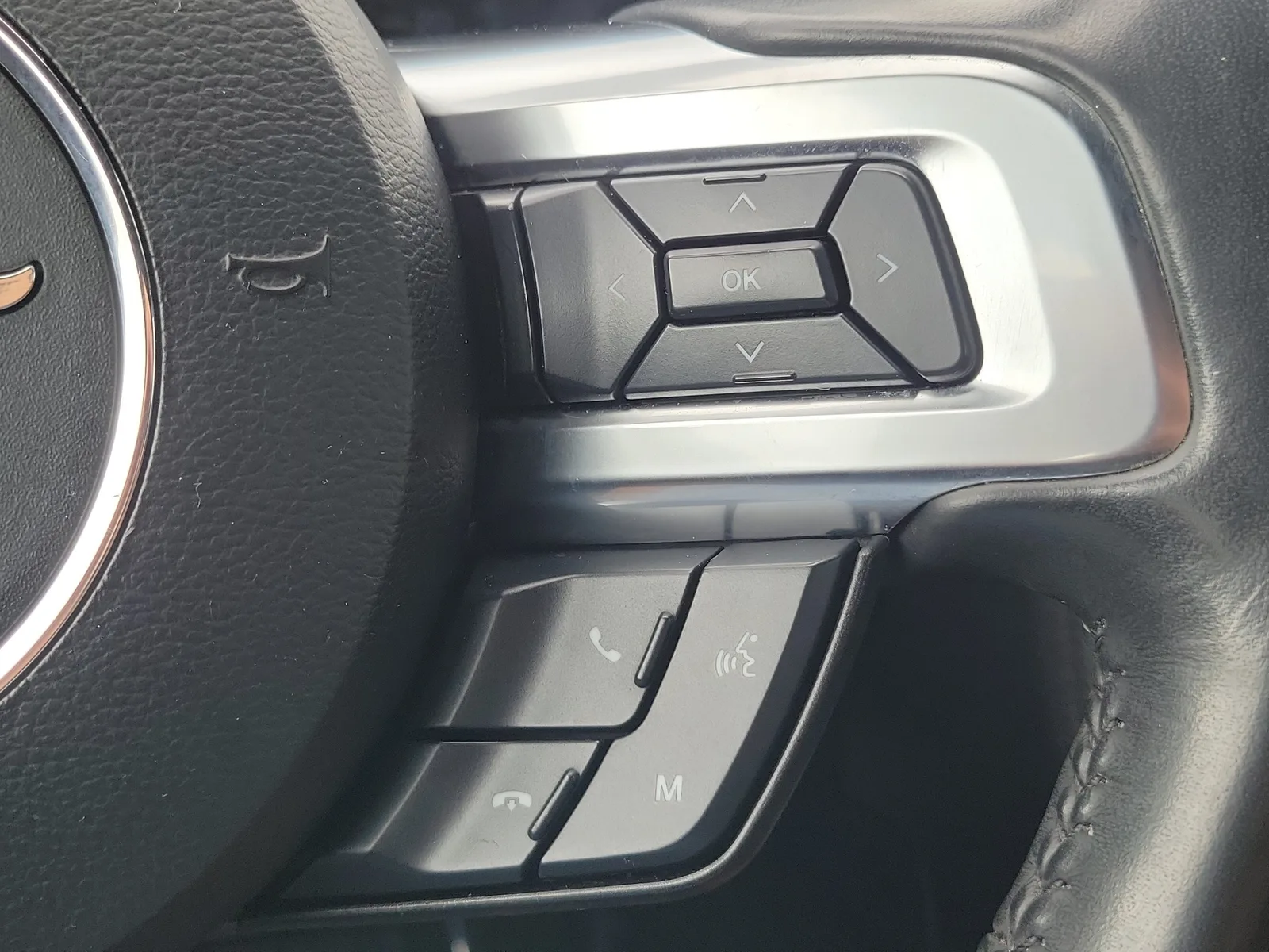 2022 Ford Mustang EcoBoost Premium photo 17
