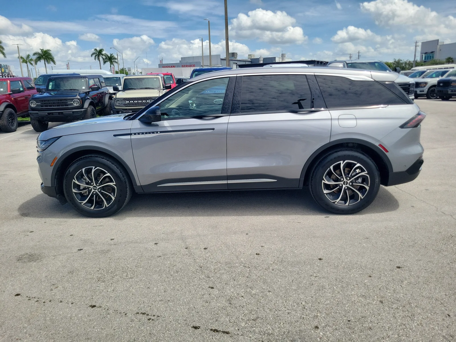 2024 Lincoln Nautilus Premiere 4WD photo 8