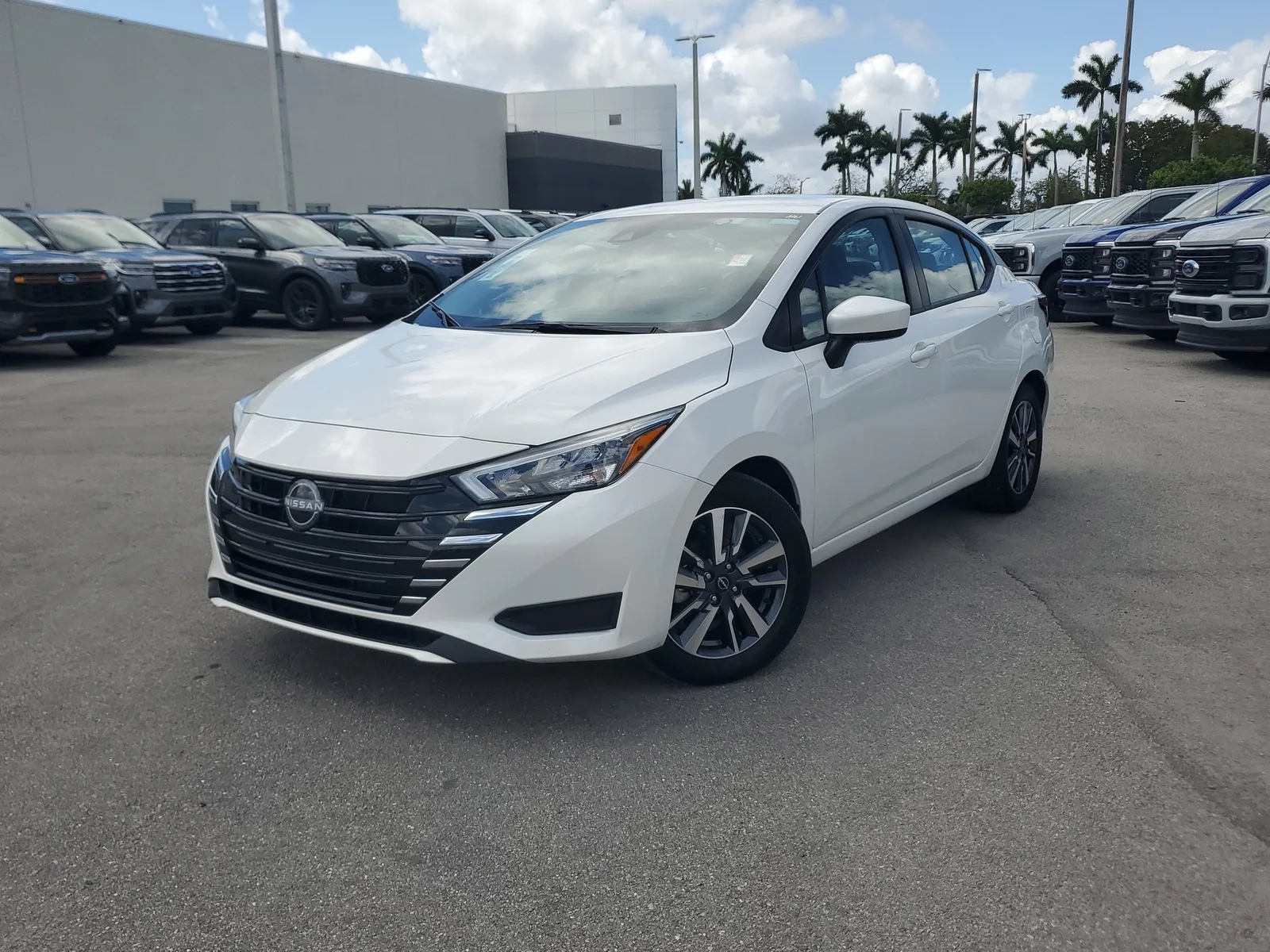 2025 Nissan Versa SV photo 31