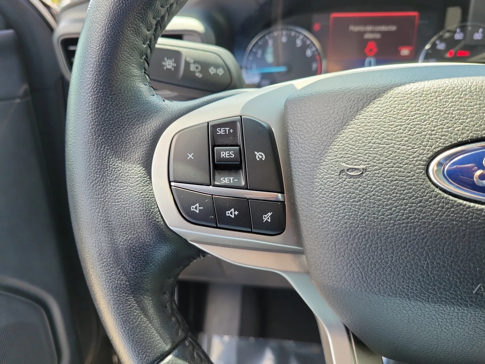 2022 Ford Explorer XLT photo 22