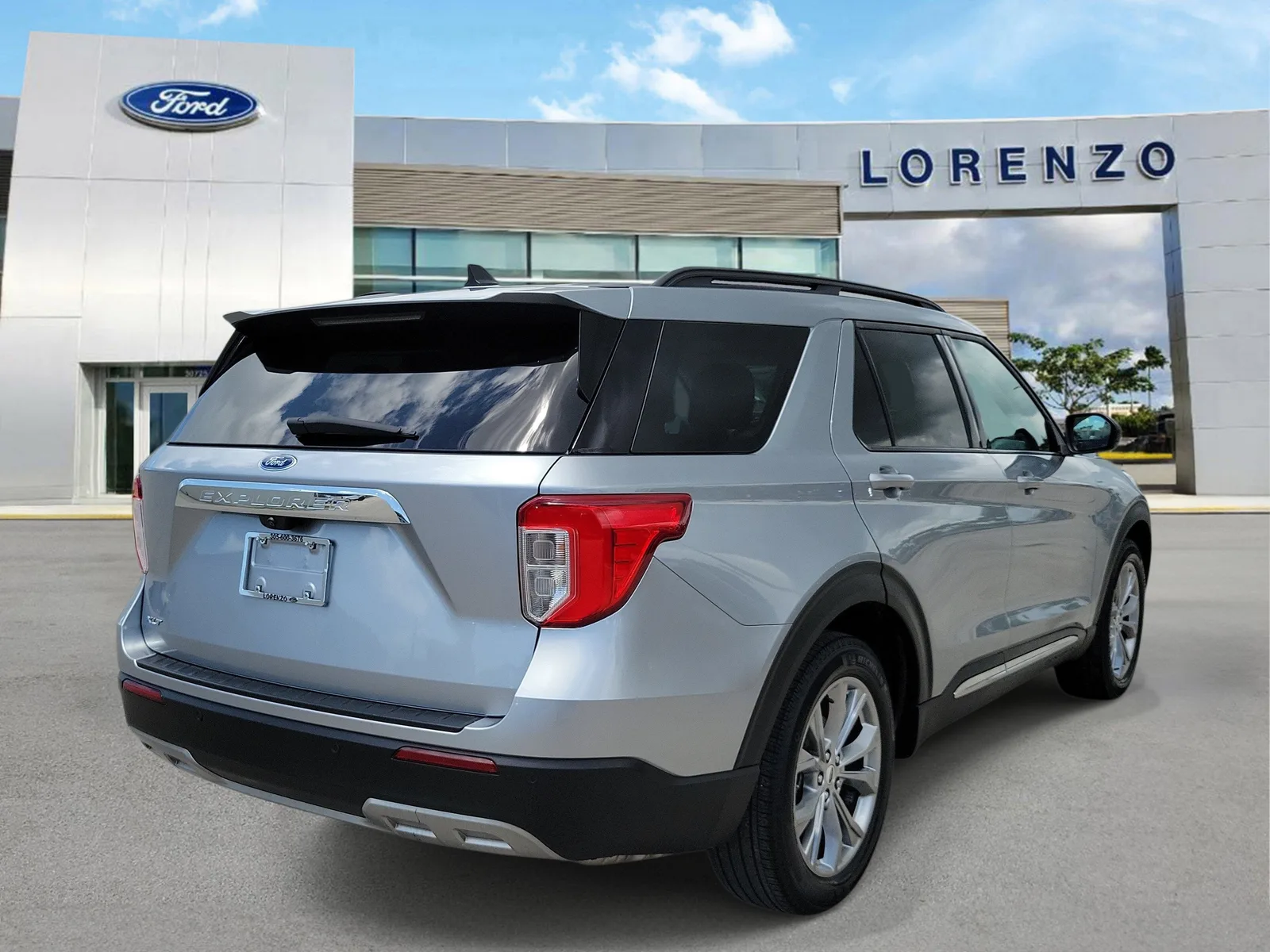 2024 Ford Explorer XLT photo 5