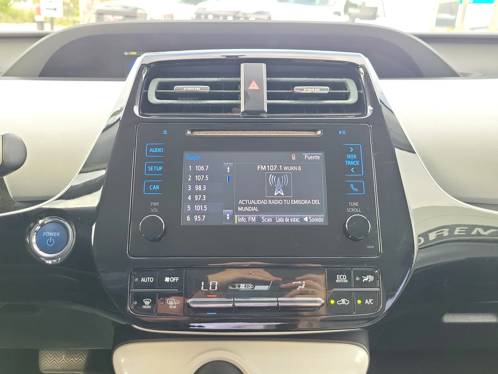 2016 Toyota Prius Two photo 20