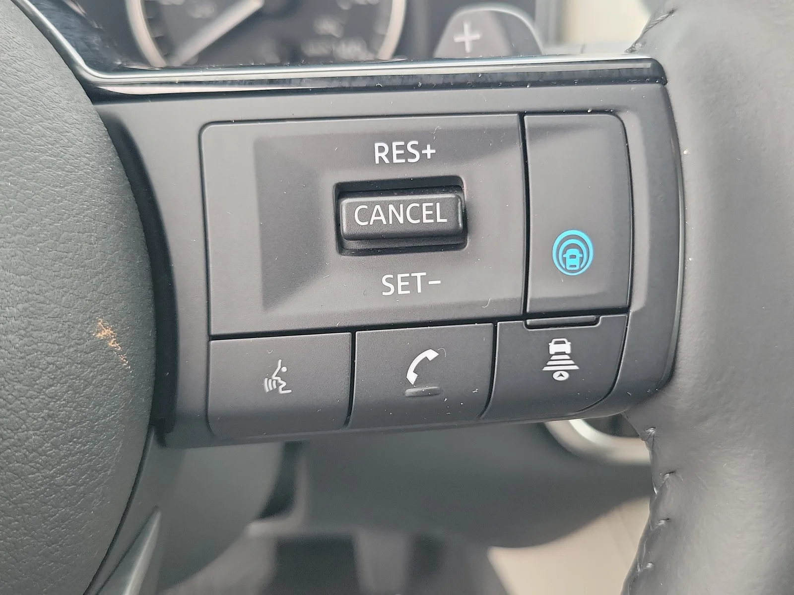 2022 Nissan Rogue SL photo 23