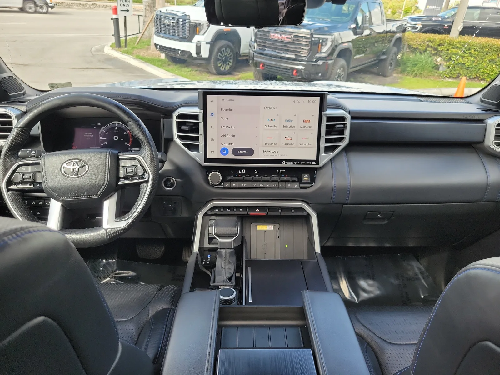 2023 Toyota Tundra 4WD Platinum photo 17