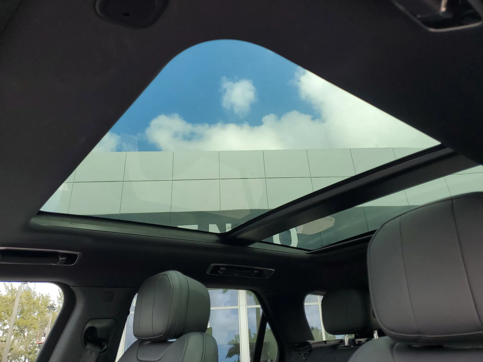 2024 Land Rover Range Rover Sport Dynamic SE photo 11