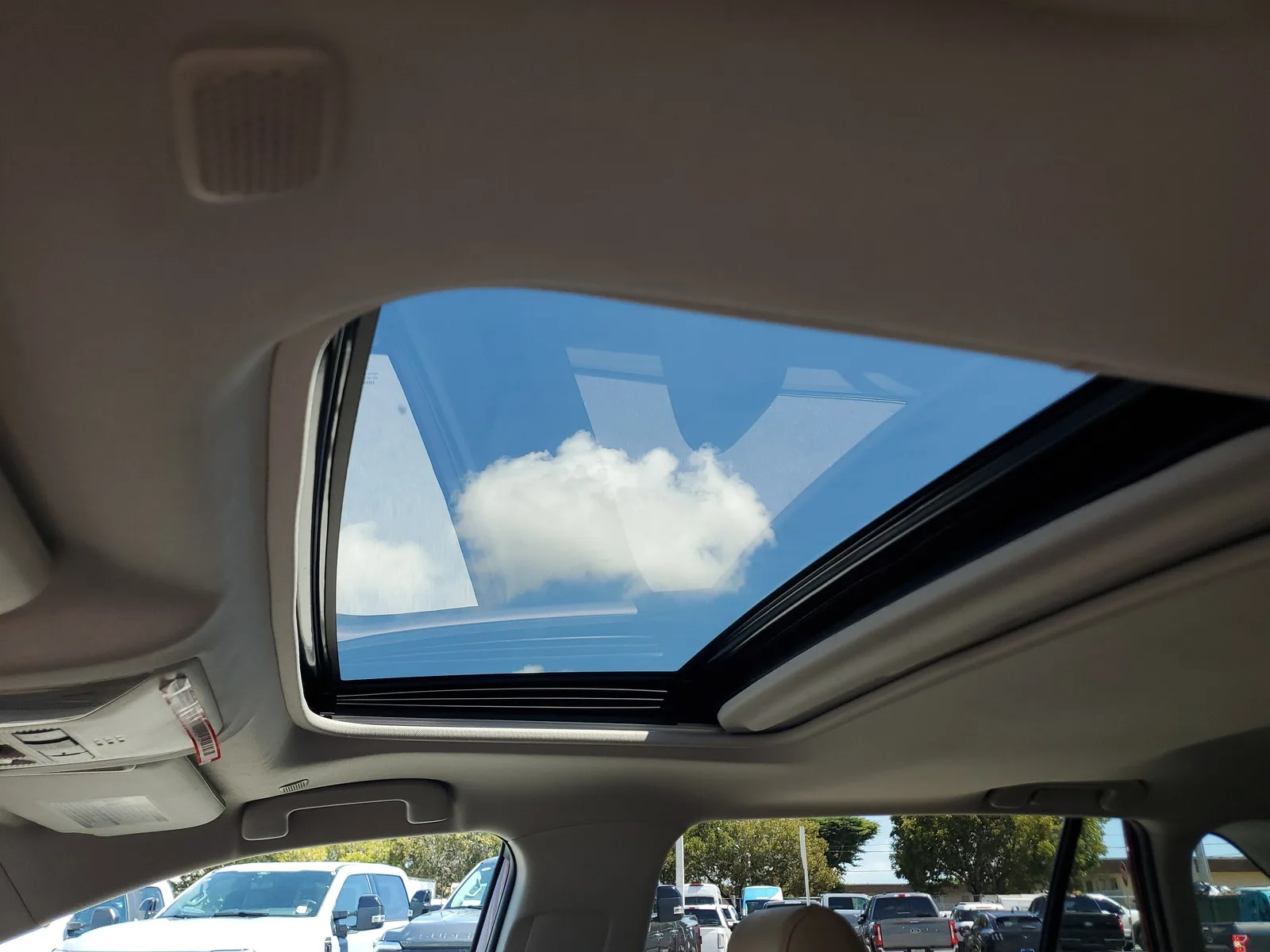 2023 Toyota RAV4 Limited photo 11