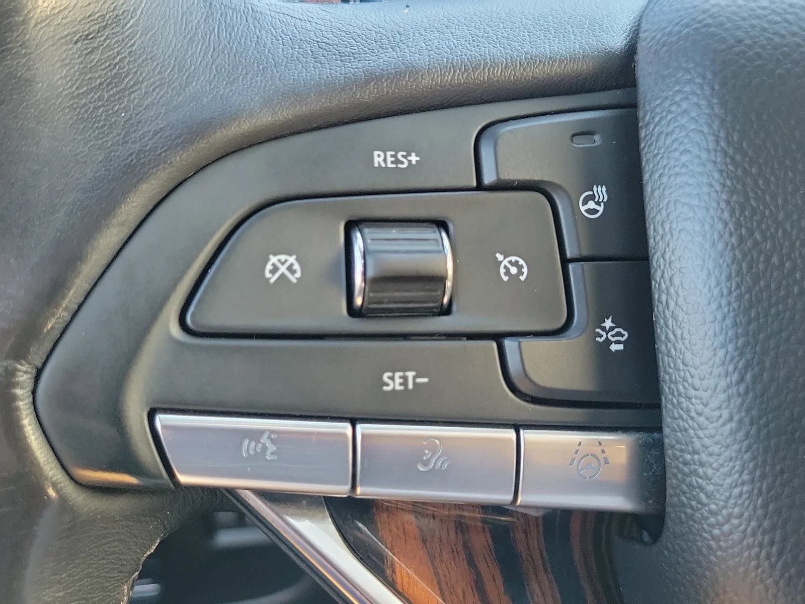 2023 Cadillac Escalade ESV 4WD Premium Luxury photo 23