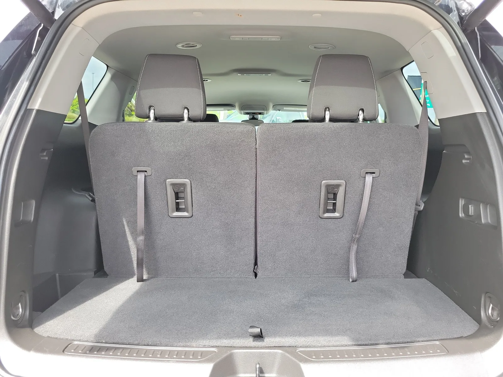2023 GMC Acadia SLE photo 15