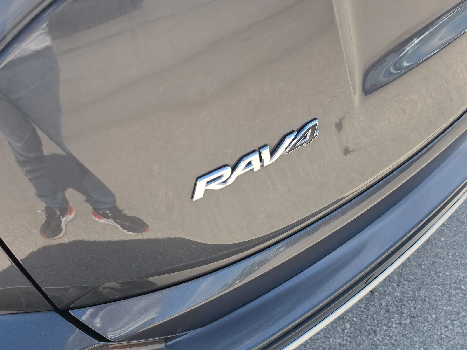 2017 Toyota RAV4 XLE photo 27