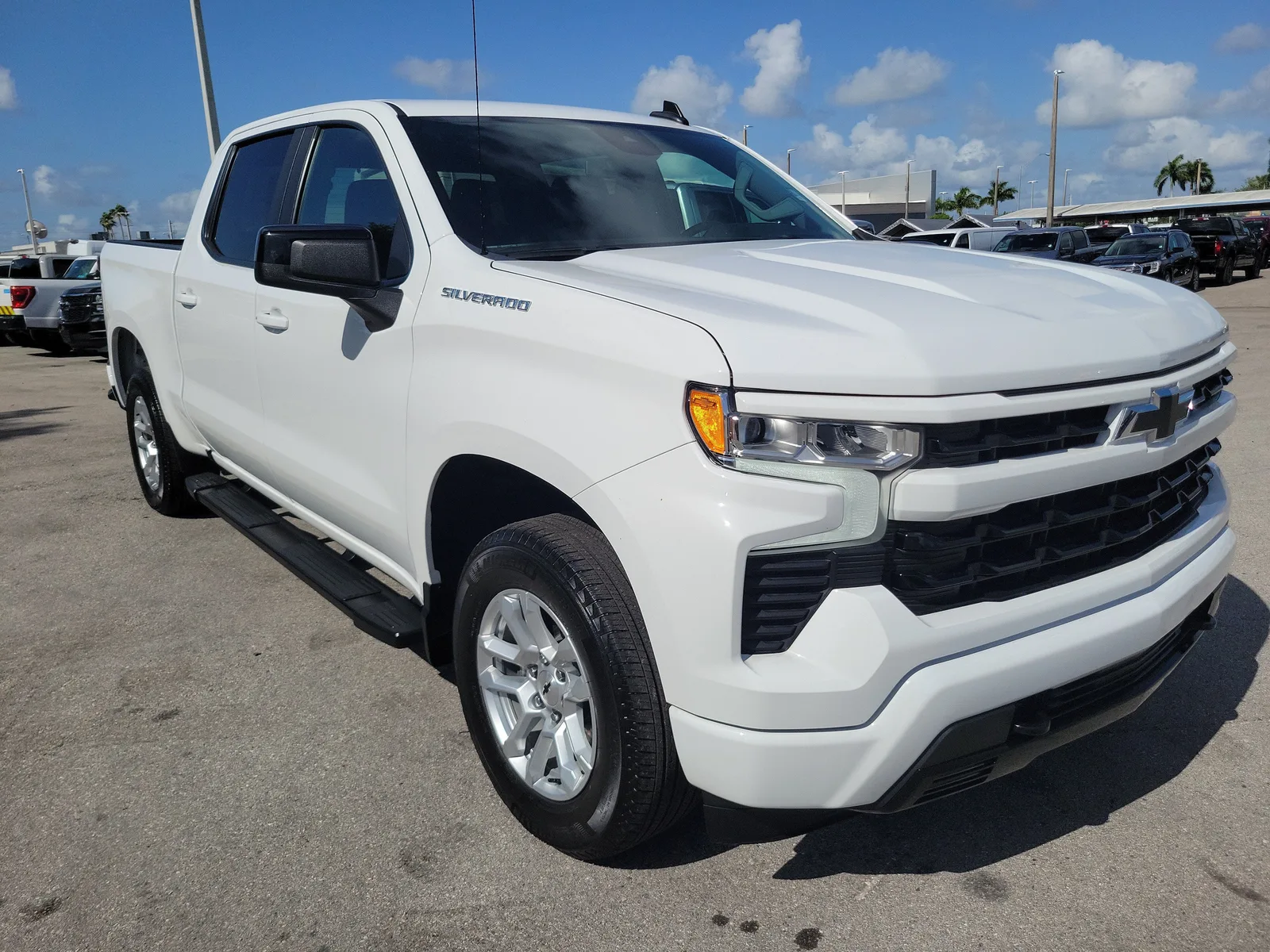 2024 Chevrolet Silverado 1500 RST photo 3