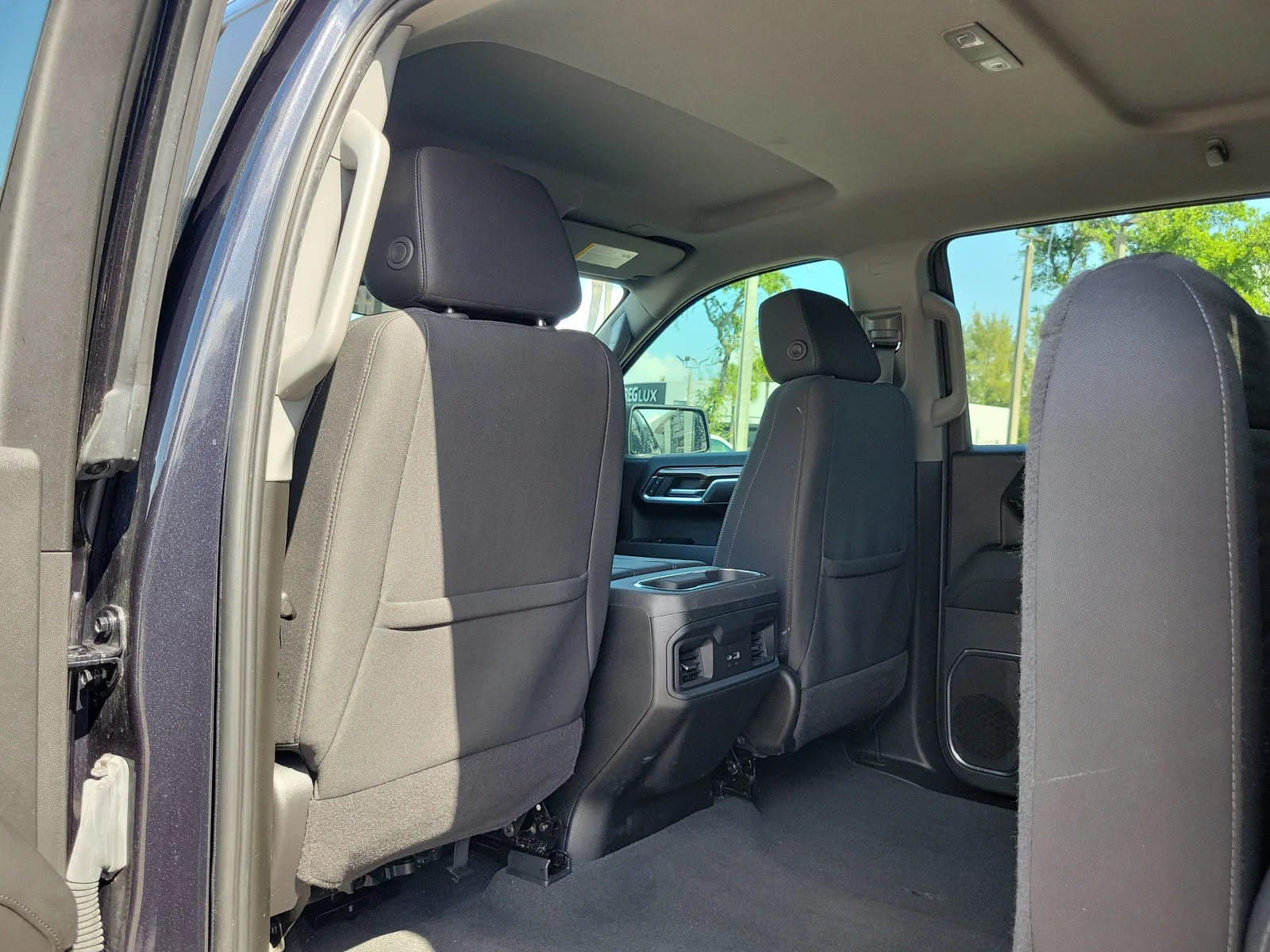 2024 Chevrolet Silverado 1500 RST photo 10