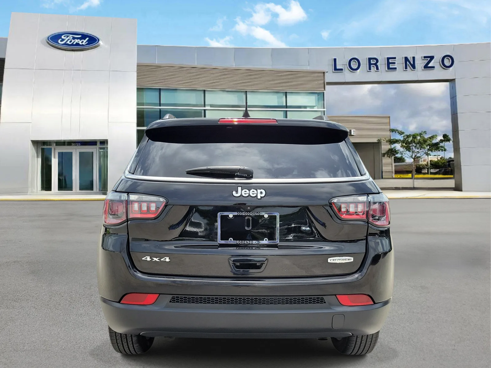 2023 Jeep Compass Latitude Lux 4WD photo 6