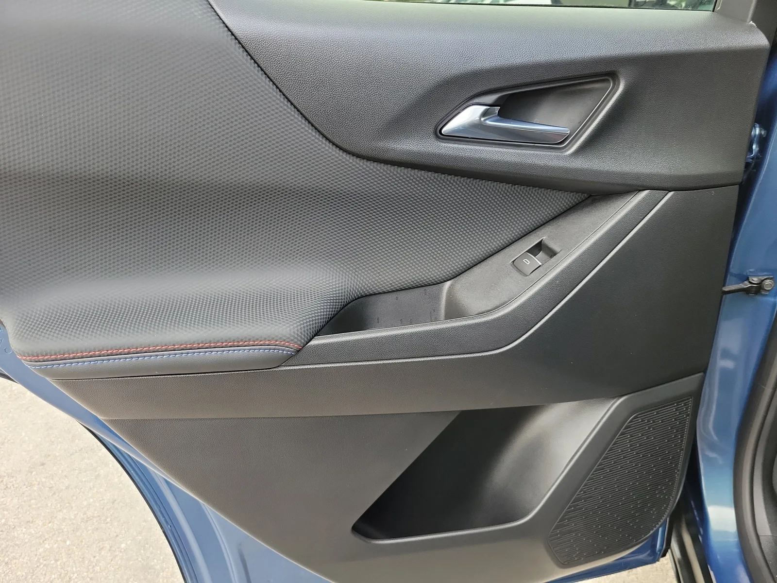 2025 Chevrolet Equinox FWD RS photo 28