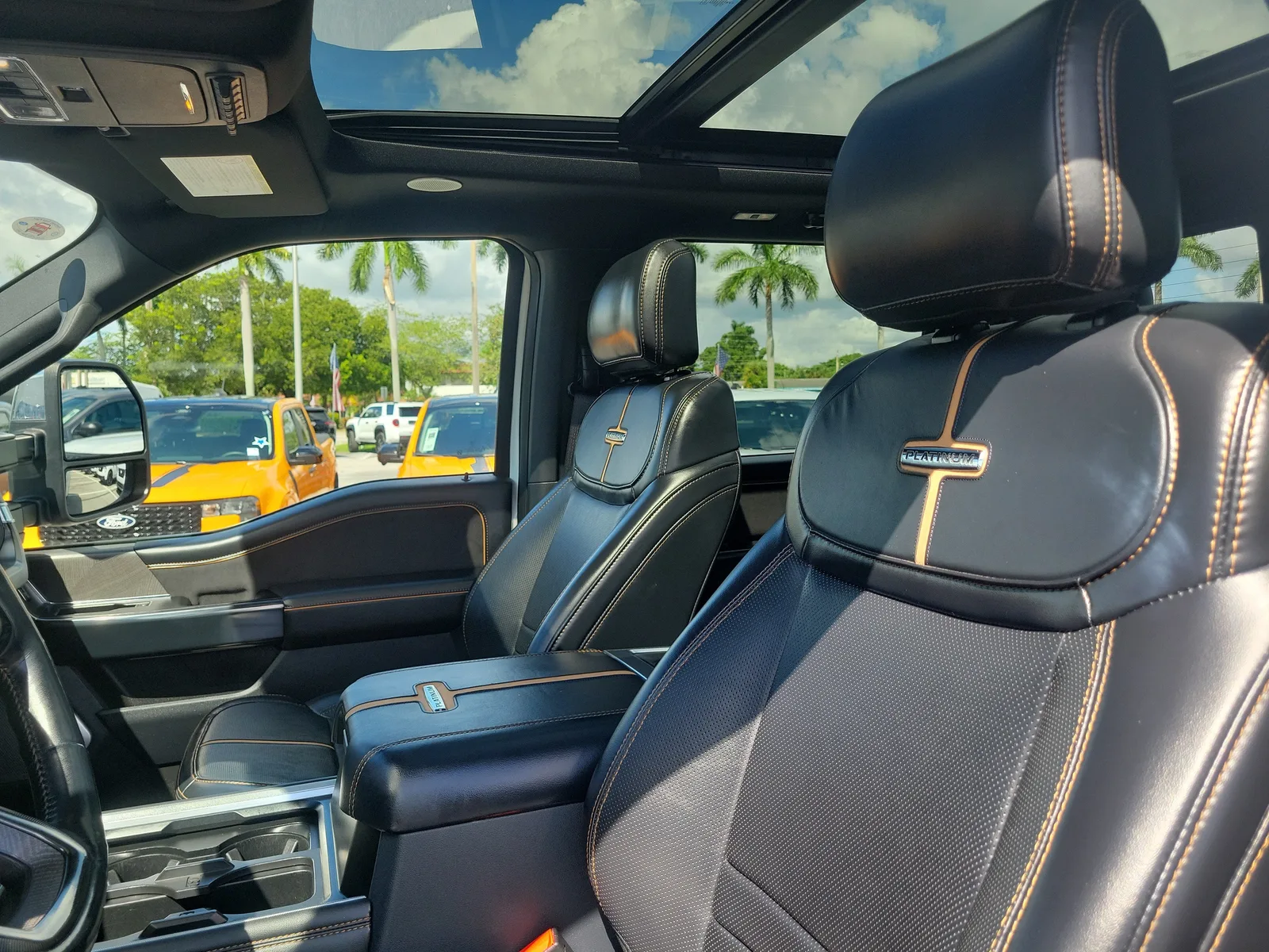 2024 Ford Super Duty F-350 DRW Platinum 4WD photo 14